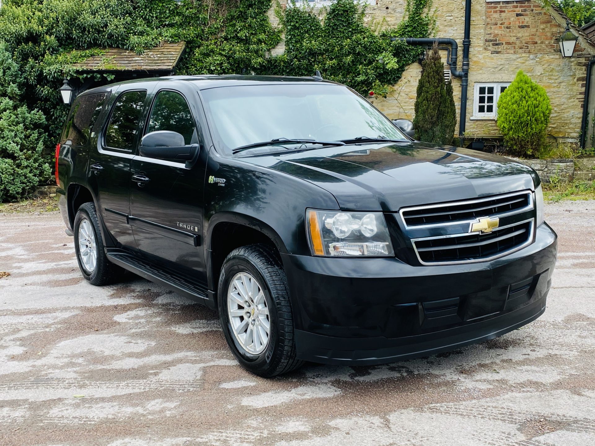 (RESERVE MET) CHEVROLET TAHOE LT 6.0L V8 HYBRID - 2008 YEAR - SAT NAV - FULL SPEC - 4X4 - 7 SEATS - Bild 2 aus 60