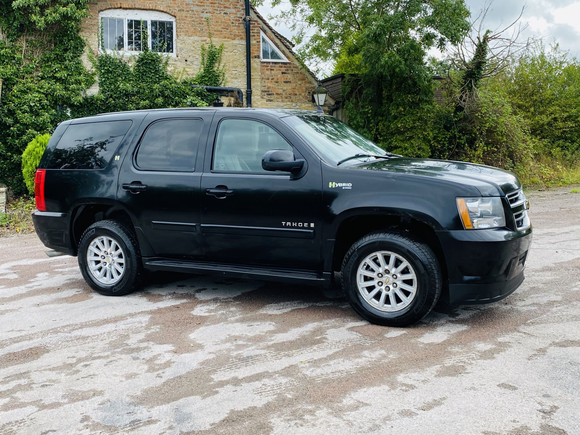 (RESERVE MET) CHEVROLET TAHOE LT 6.0L V8 HYBRID - 2008 YEAR - SAT NAV - FULL SPEC - 4X4 - 7 SEATS - Bild 3 aus 60