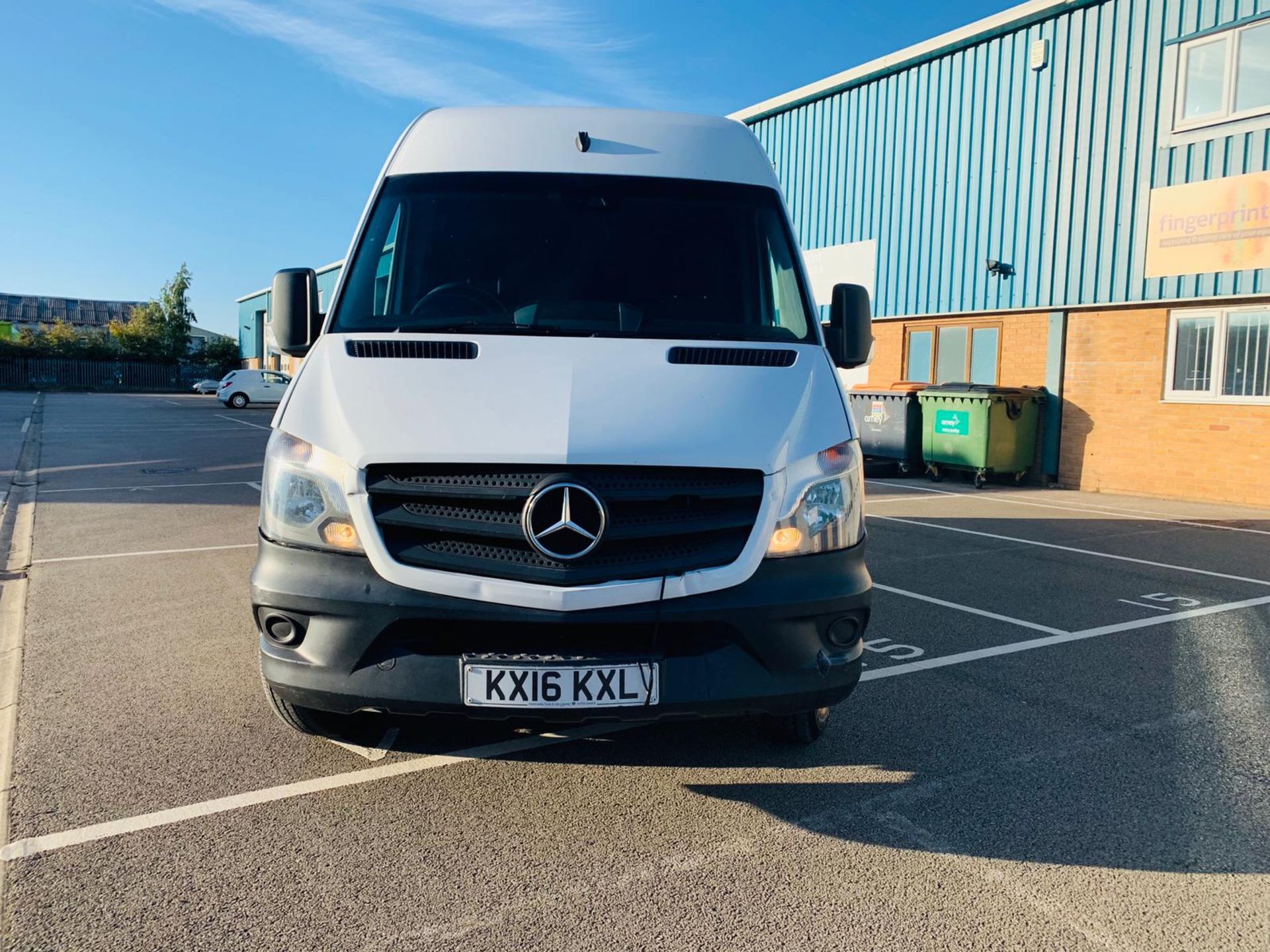 (RESERVE MET) Mercedes Sprinter 516 CDI 2.1 TD Twin Rear Wheel - LWB - 2016 16 Reg - ULEZ Compliant - Bild 2 aus 16