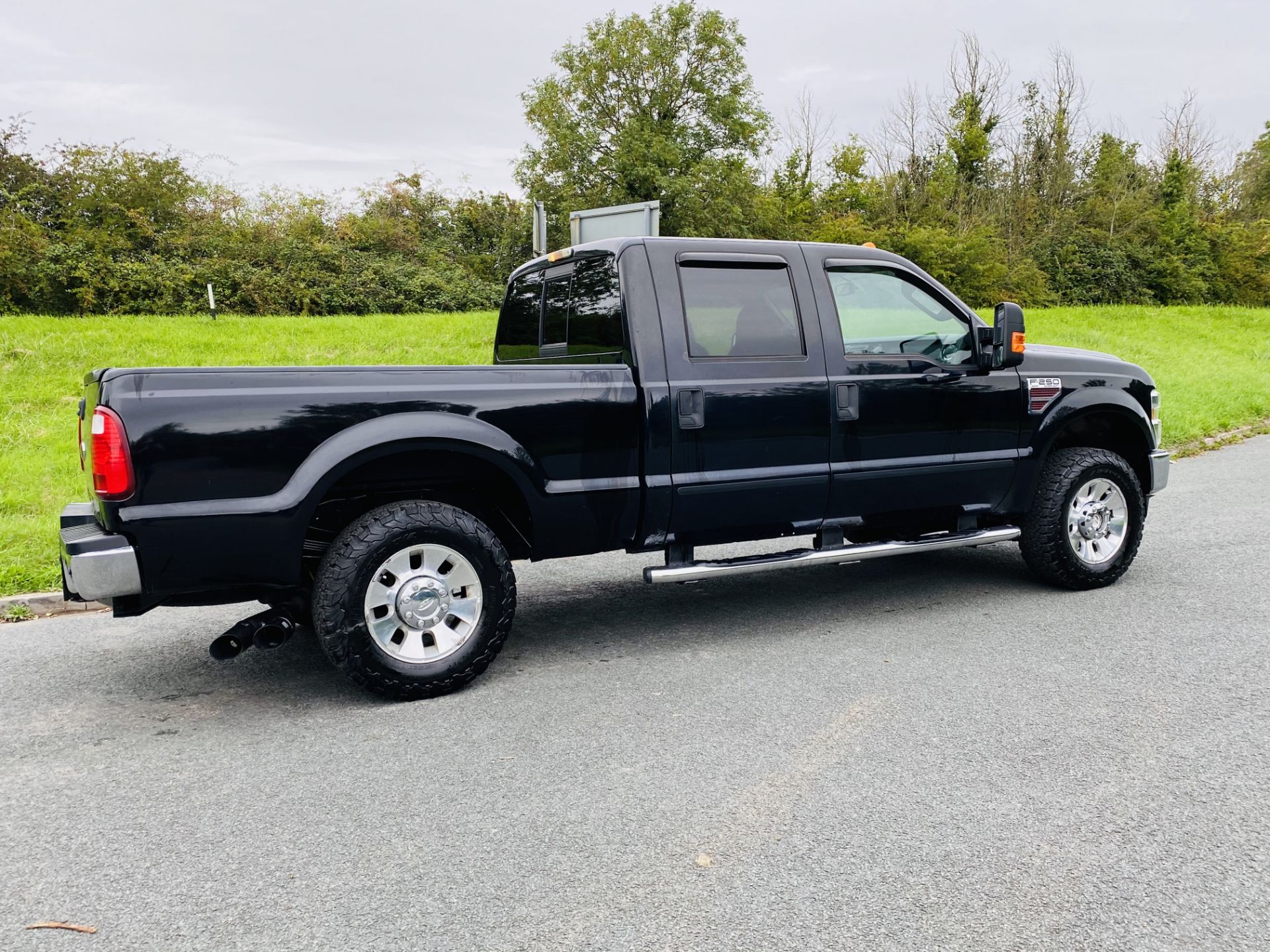 (RESERVE MET) FORD F-250 SUPER-DUTY LARIAT 6.4L V8 2009 YEAR **DIESEL** -4X4-SUPER-CREW - FULL SPEC - Image 8 of 54