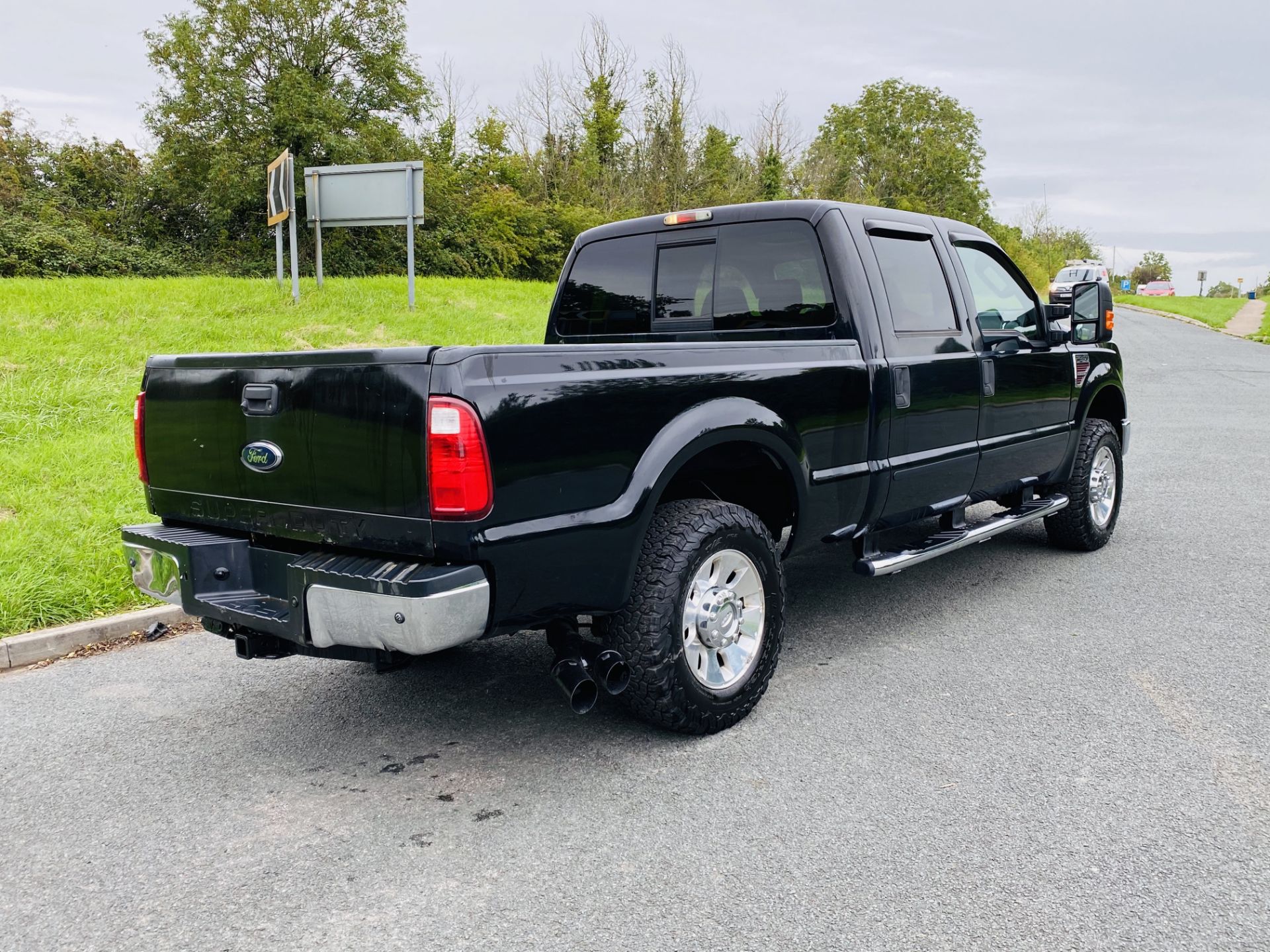 (RESERVE MET) FORD F-250 SUPER-DUTY LARIAT 6.4L V8 2009 YEAR **DIESEL** -4X4-SUPER-CREW - FULL SPEC - Image 9 of 54