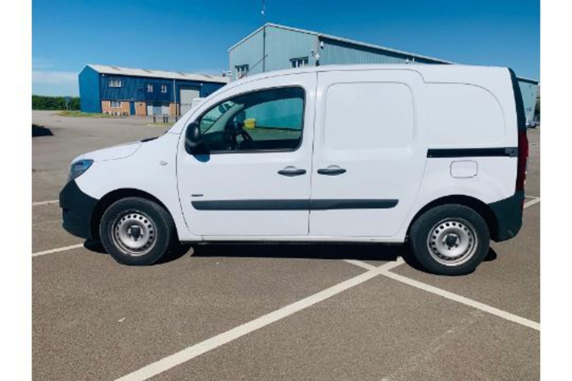 (RESERVE MET) Mercedes Citan 109 CDI Long Wheel Base 2017 Reg - Service History - - Image 4 of 6