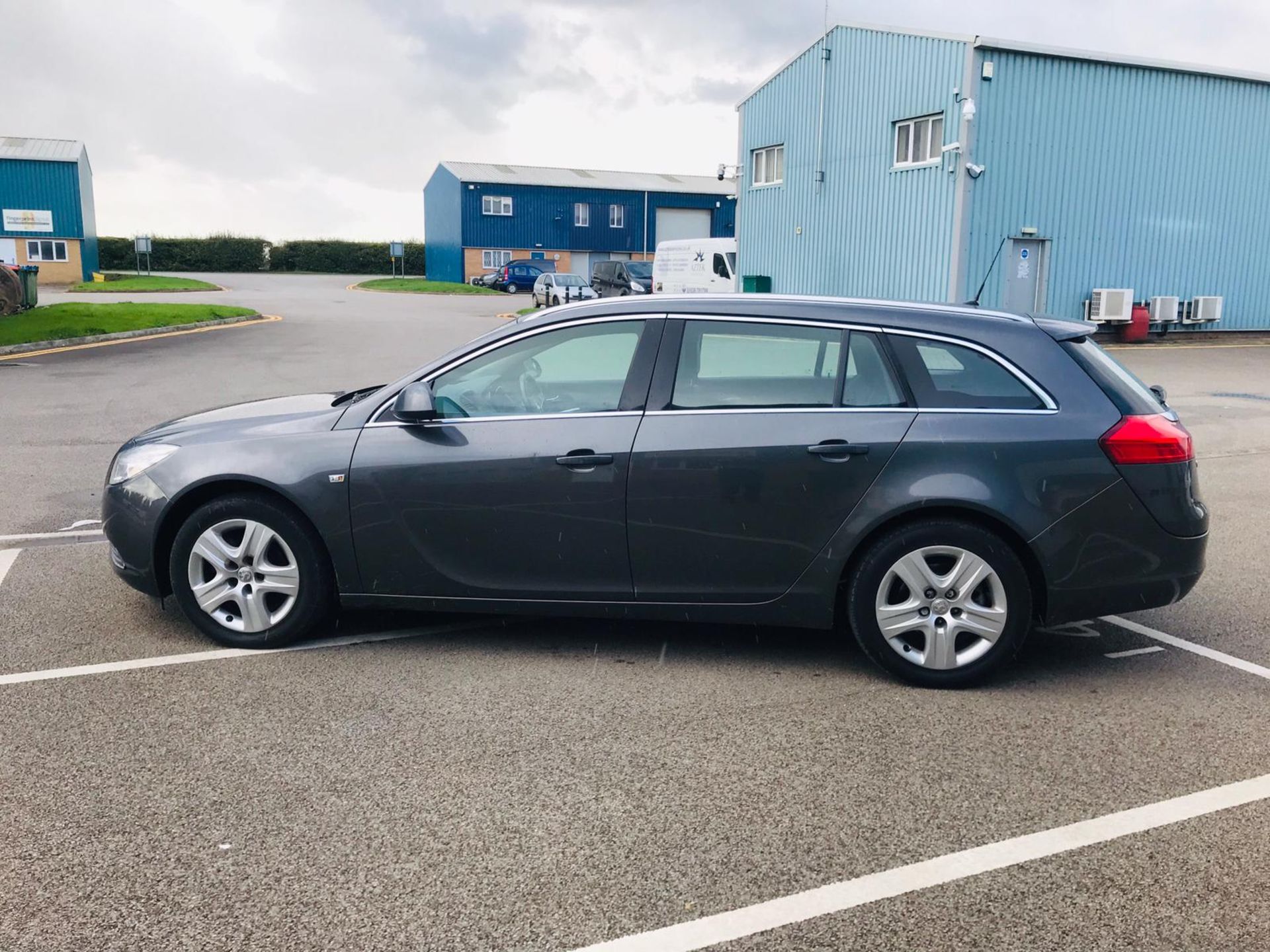 (RESERVE MET) Vauxhall Insignia 2.0 CDTI Exclusive Estate - 2012 Model - 1 Keeper From New - Image 5 of 30