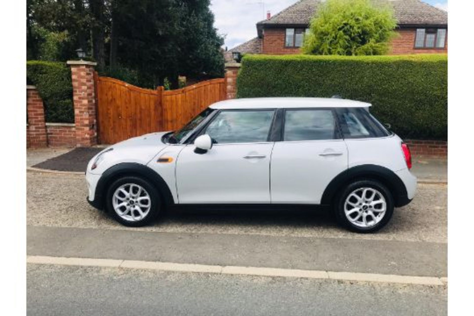 (RESERVE MET) Mini Cooper 1.5 D 5dr - 2017 Reg - 1 Owner from new - Start/Stop - - Image 4 of 28