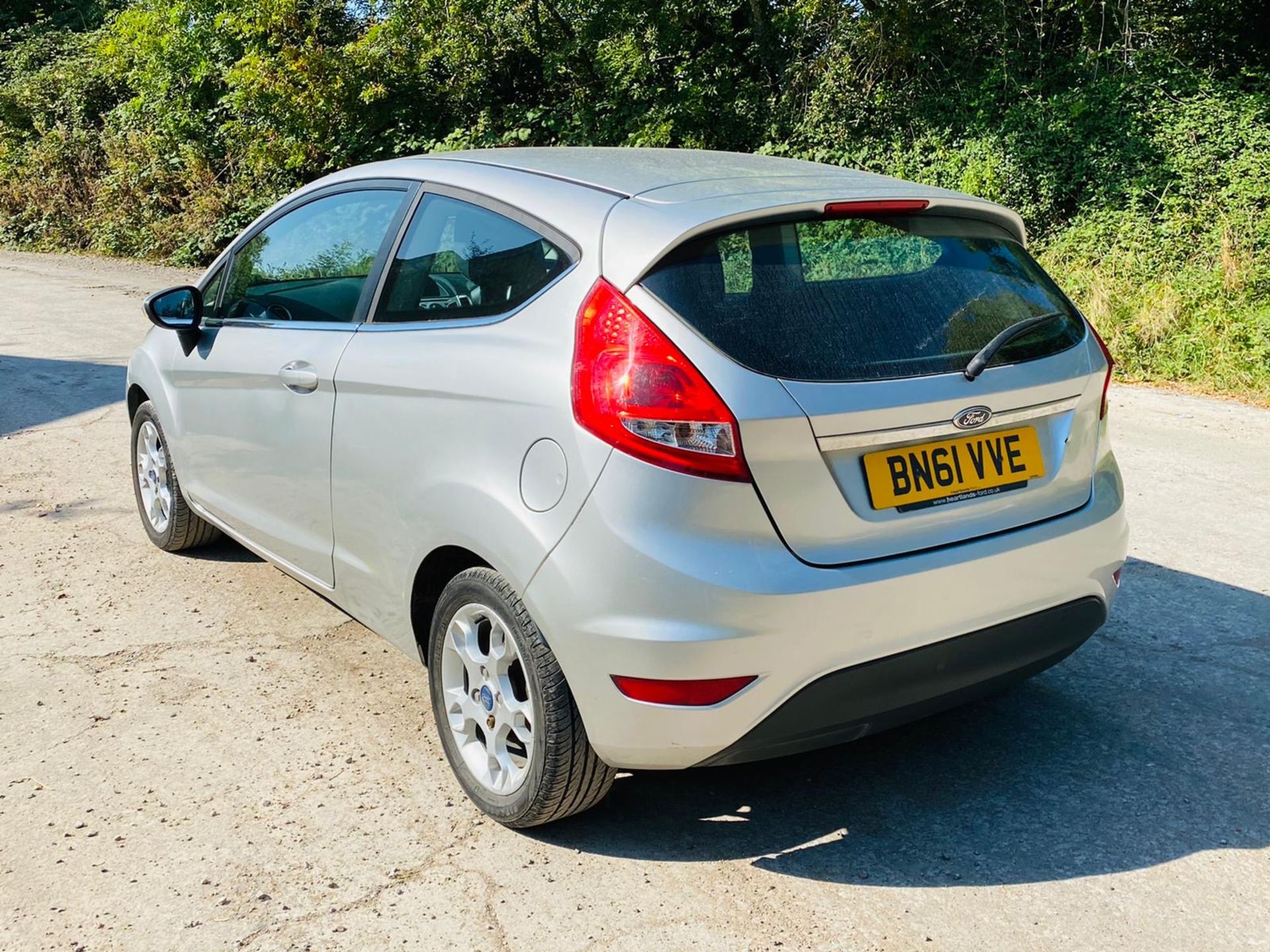 (RESERVE MET) Ford Fiesta 1.2 Zetec 80Bhp 2011 (61) Reg - Air Con - Metallic Silver - ULEZ Compliant - Image 9 of 28