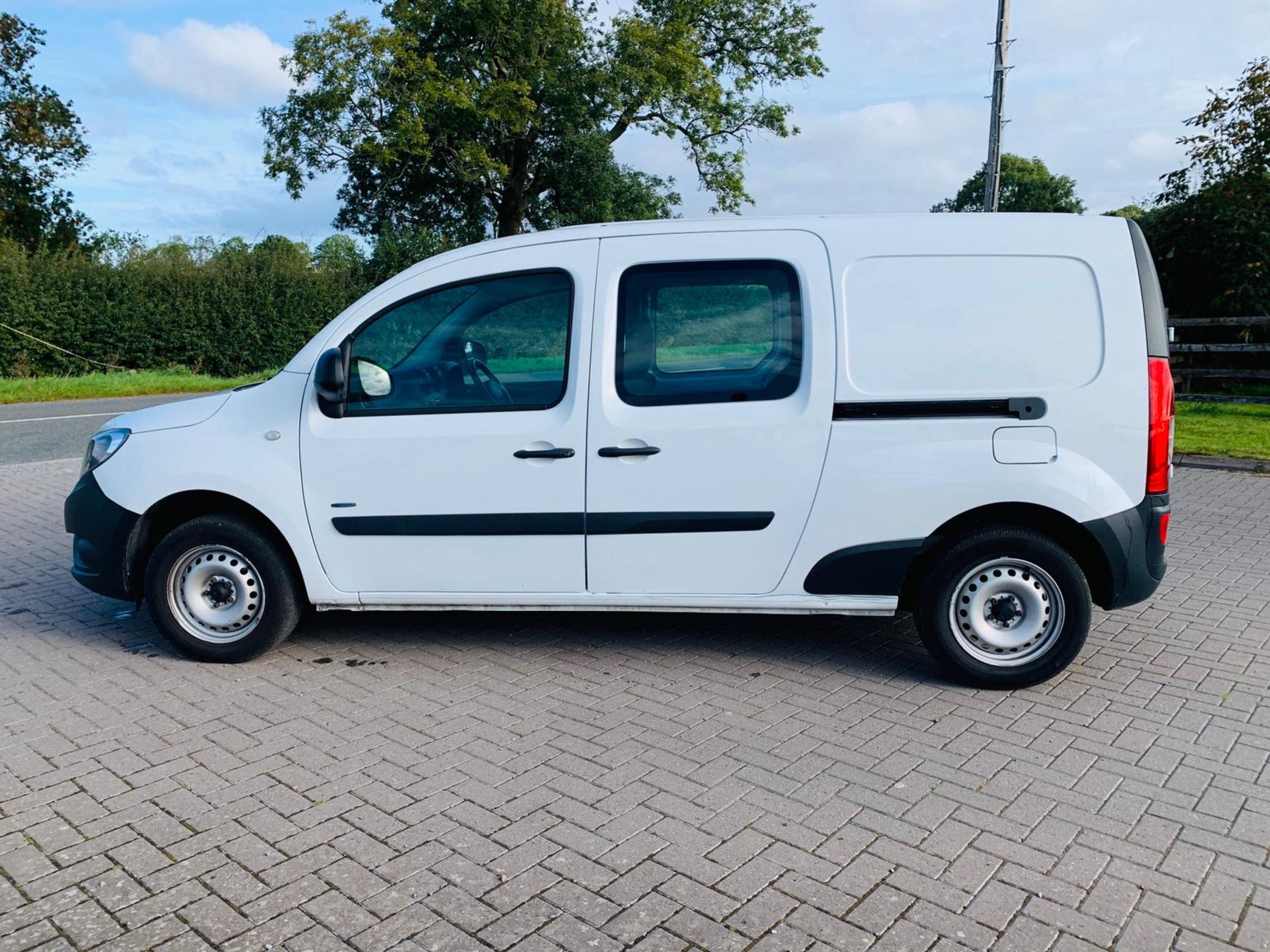 Mercedes Citan 1.5 109 CDI Dualiner Crew Van (5 Seats) - 2017 Reg - XLWB - Image 7 of 25