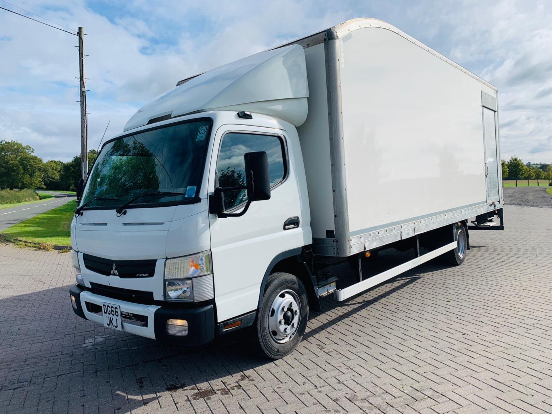 Mitsubishi Canter 7C15 47 3.0 TD - 7.5 Tonne Box Body - 2017 Model - Tail Lift - Euro 6 - Image 2 of 25