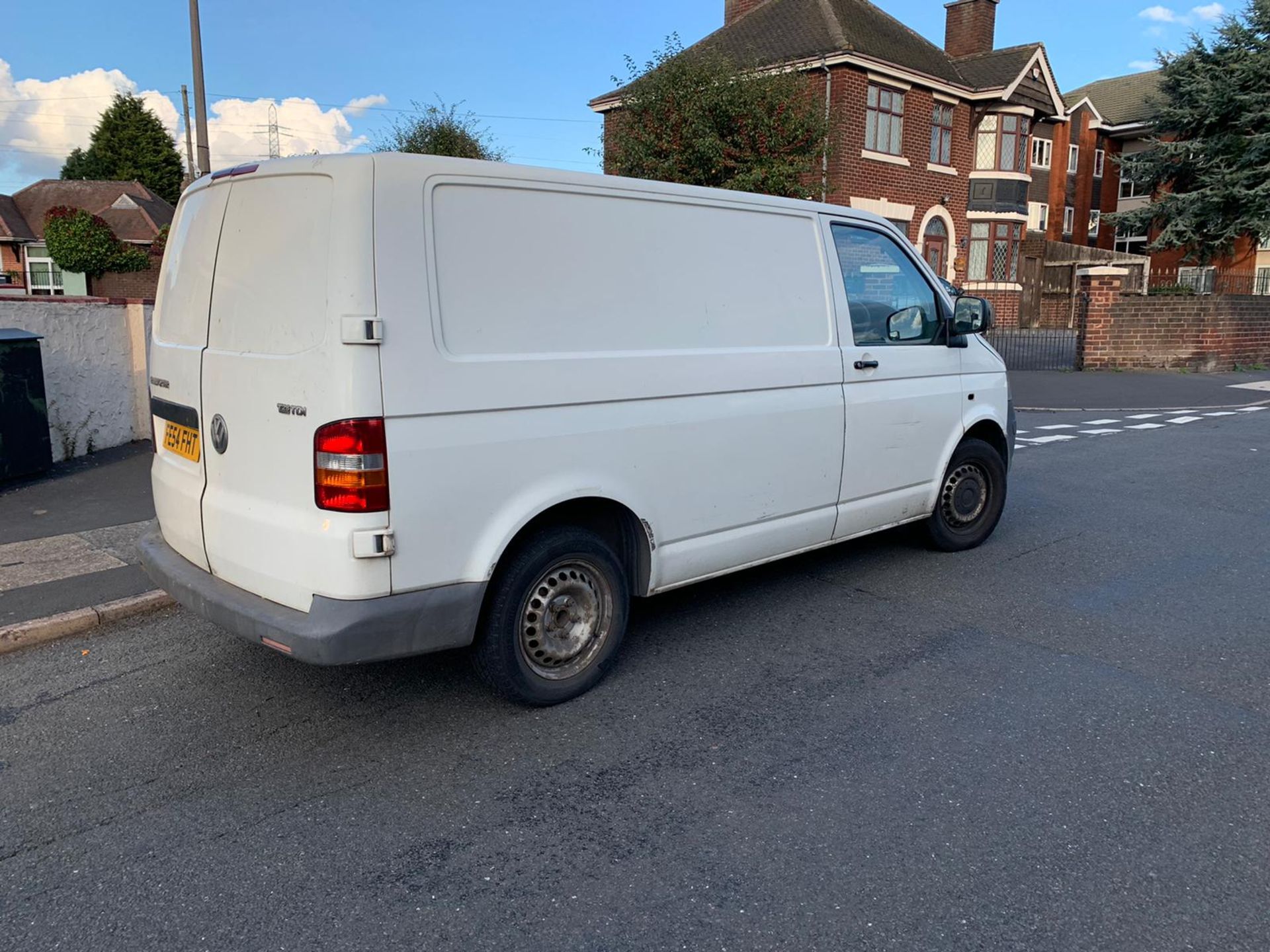 (RESERVE MET) Volkswagen Transporter T28 1.9 TDI Panel Van - 2005 Model - Image 7 of 10