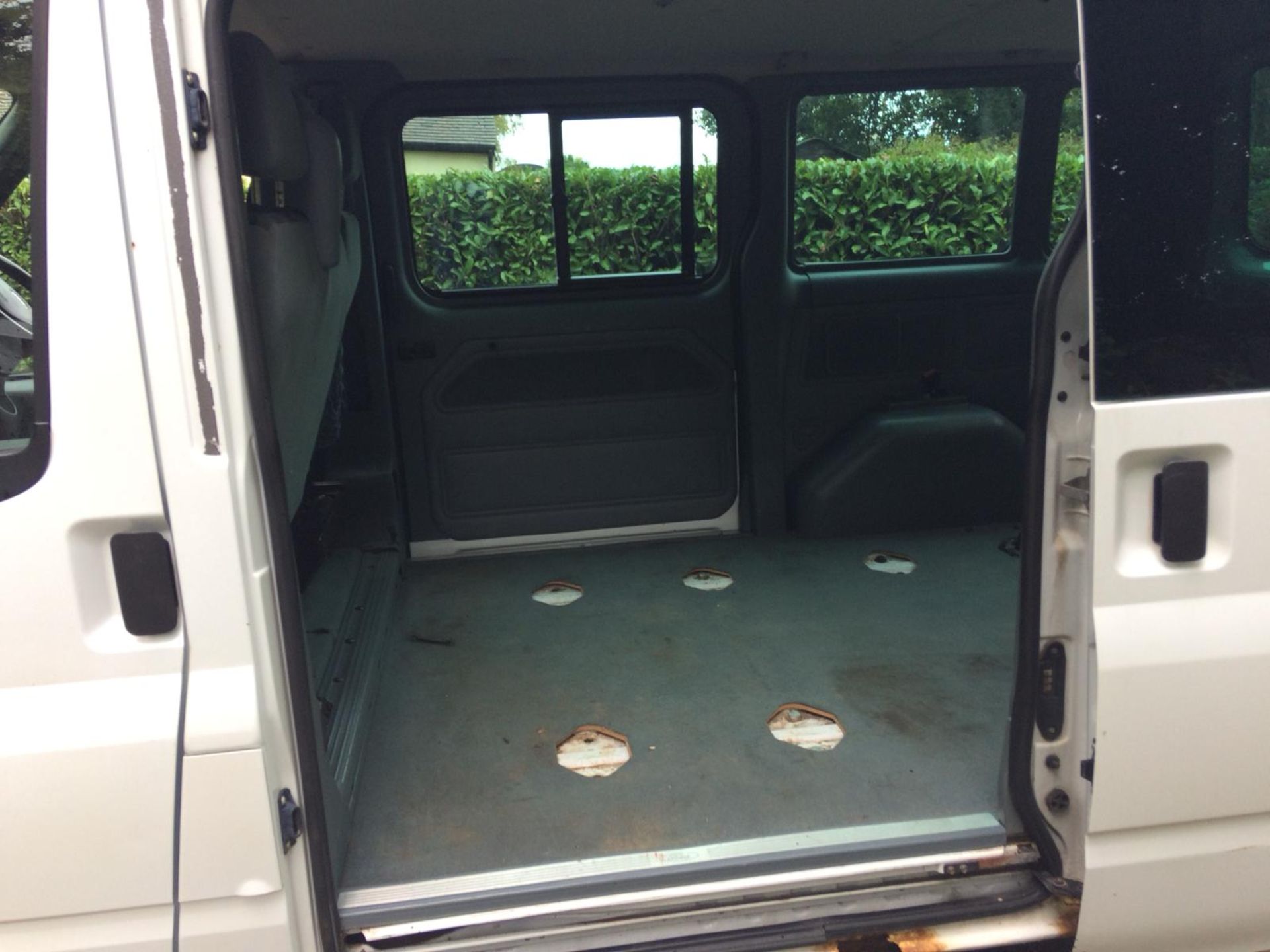 (RESERVE MET) Ford Transit 130 2.2 TDCI FWD (130 BHP) 2007 Model - Tow Bar - Image 31 of 33