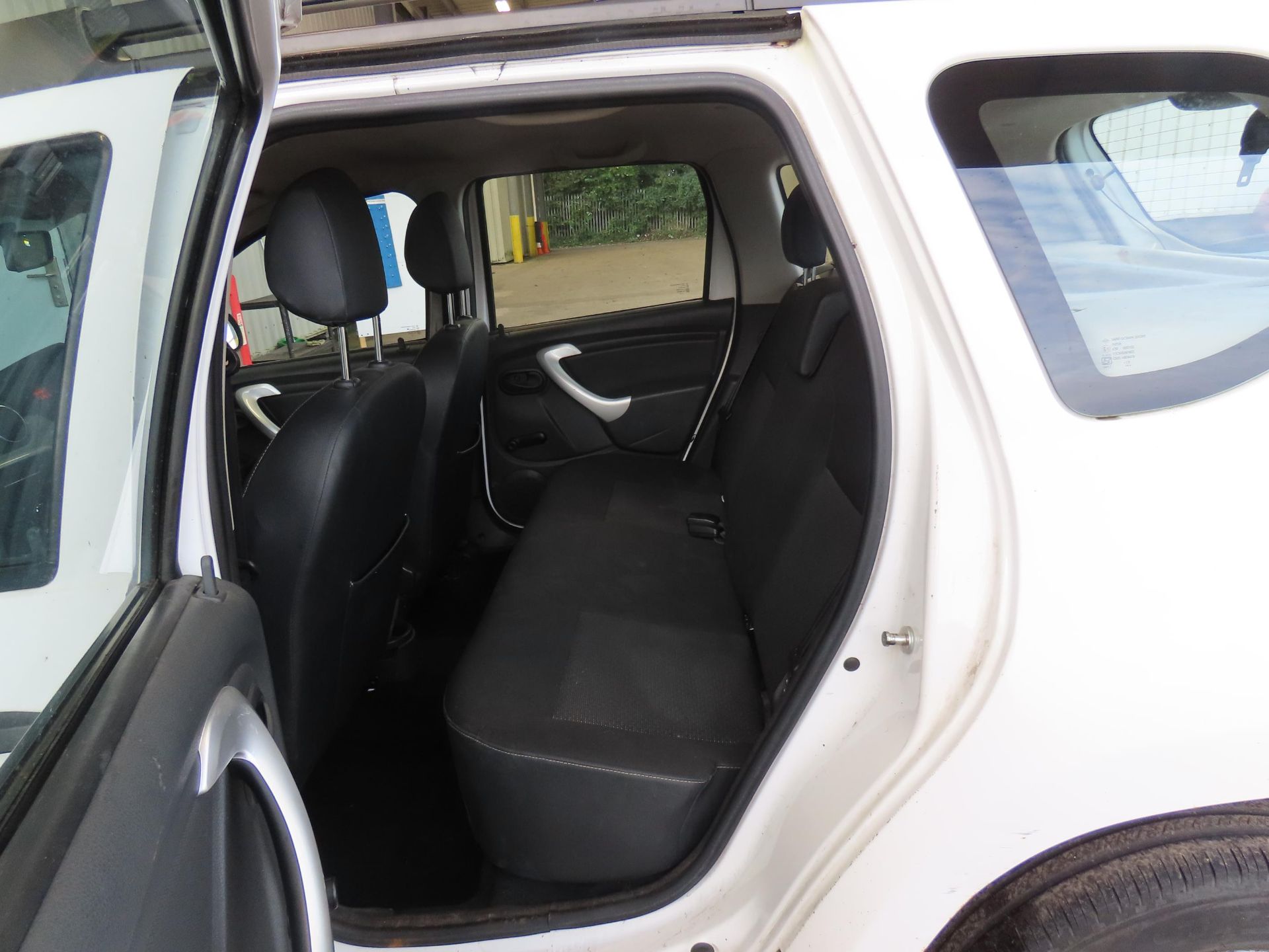 Dacia Duster 1.5 Dci 110 Ambiance 4x4 63reg - 2014 Model White - No Vat Save 20% - Image 10 of 11