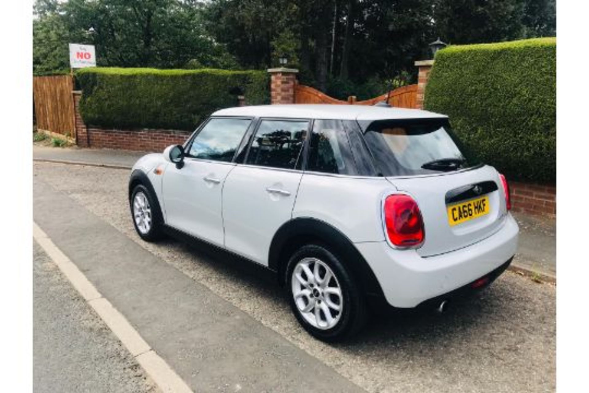 (RESERVE MET) Mini Cooper 1.5 D 5dr - 2017 Reg - 1 Owner from new - Start/Stop - - Image 6 of 28