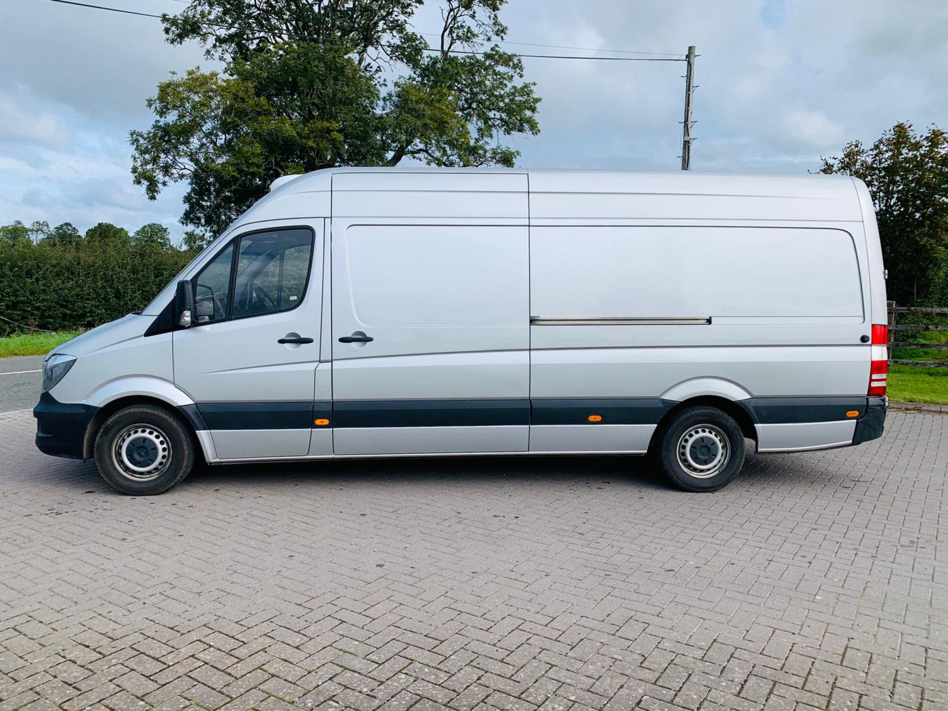 (RESERVE MET) Mercedes Sprinter 314 CDI 2.1 TD LWB Fridge/Freezer Van - 2017 17 Reg - 1 Owner - Image 7 of 26