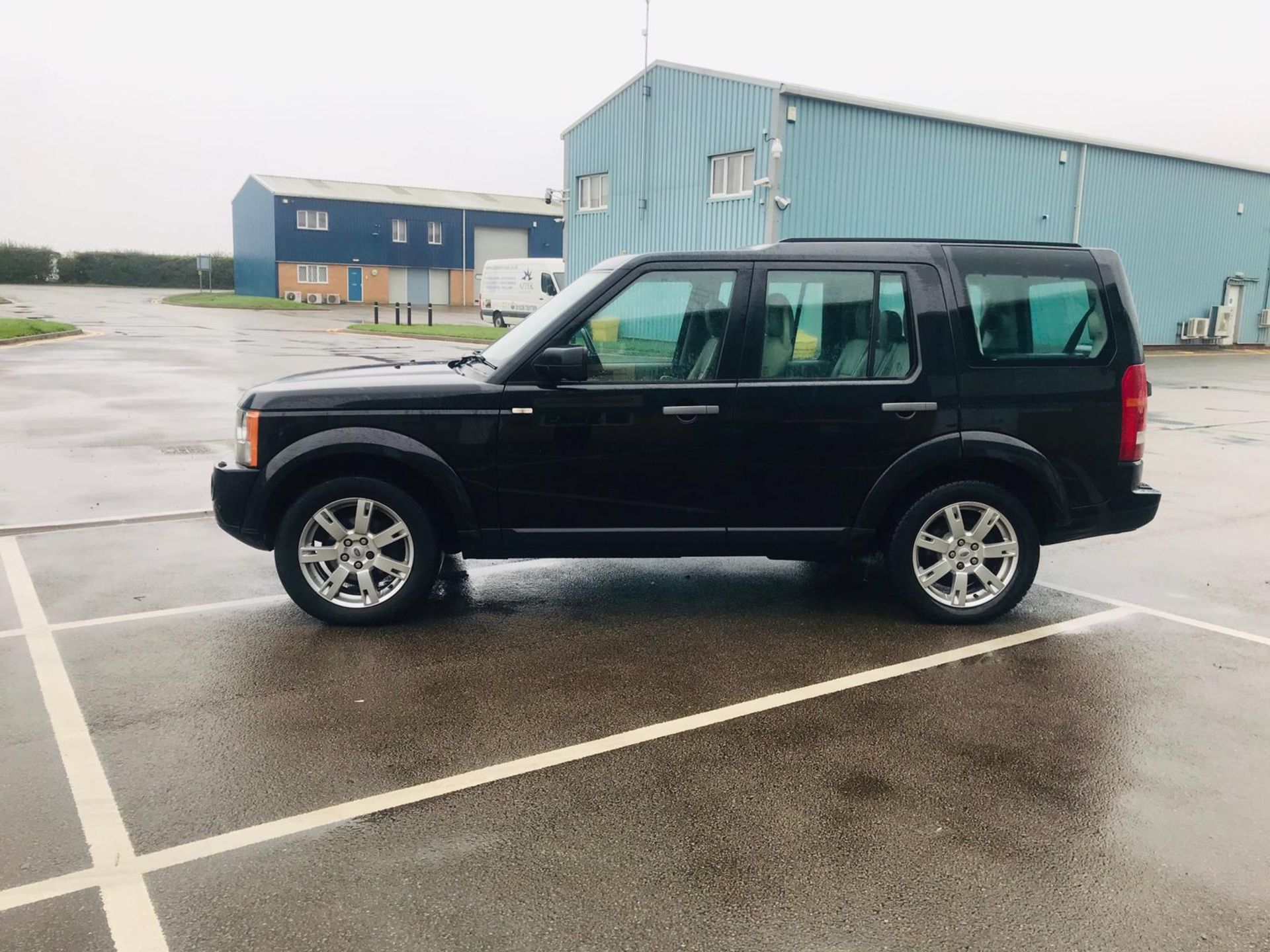 (RESERVE MET) Land Rover Discovery 2.7 TDV6 HSE Auto - 2010 Model - 1 Keeper From New - Sat Nav - - Image 5 of 35