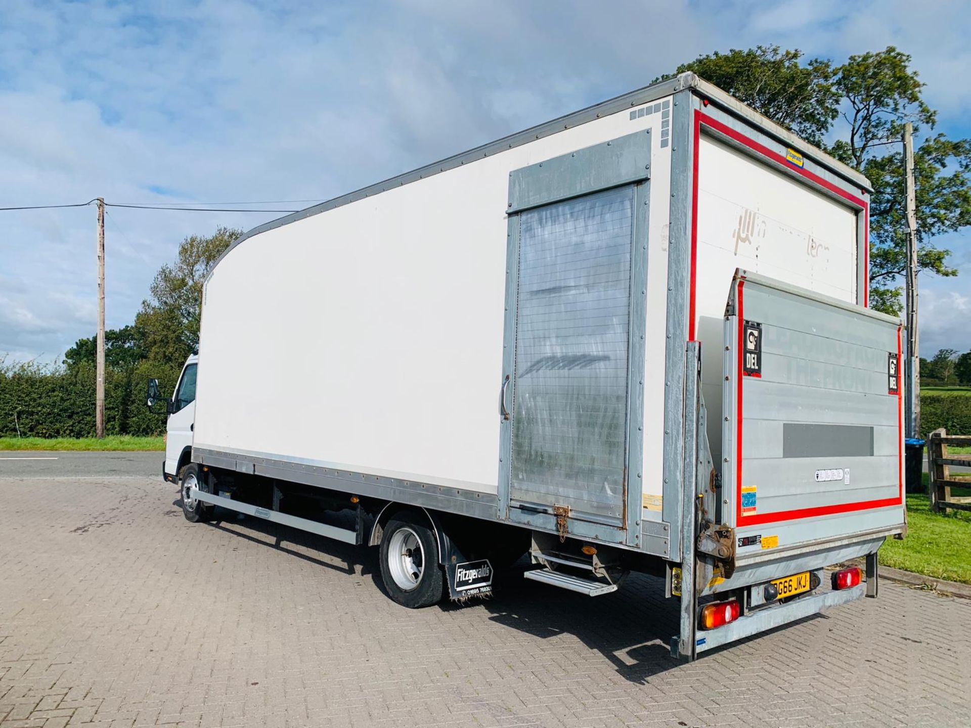 Mitsubishi Canter 7C15 47 3.0 TD - 7.5 Tonne Box Body - 2017 Model - Tail Lift - Euro 6 - Image 3 of 25