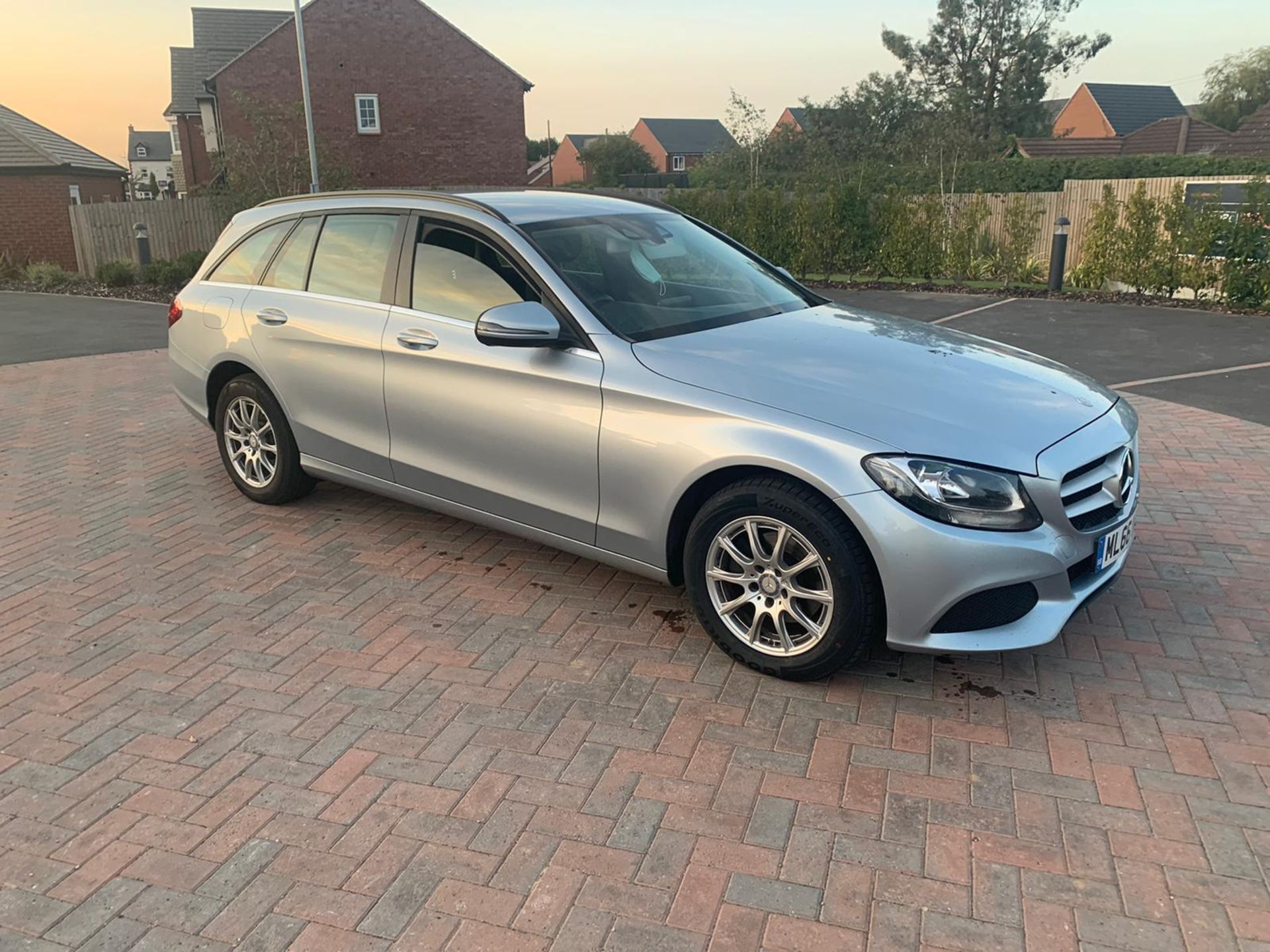 (RESERVE MET) Mercedes C200d Special Equipment Estate Auto - 2017 Model - Sat Nav - Leather - Image 3 of 20