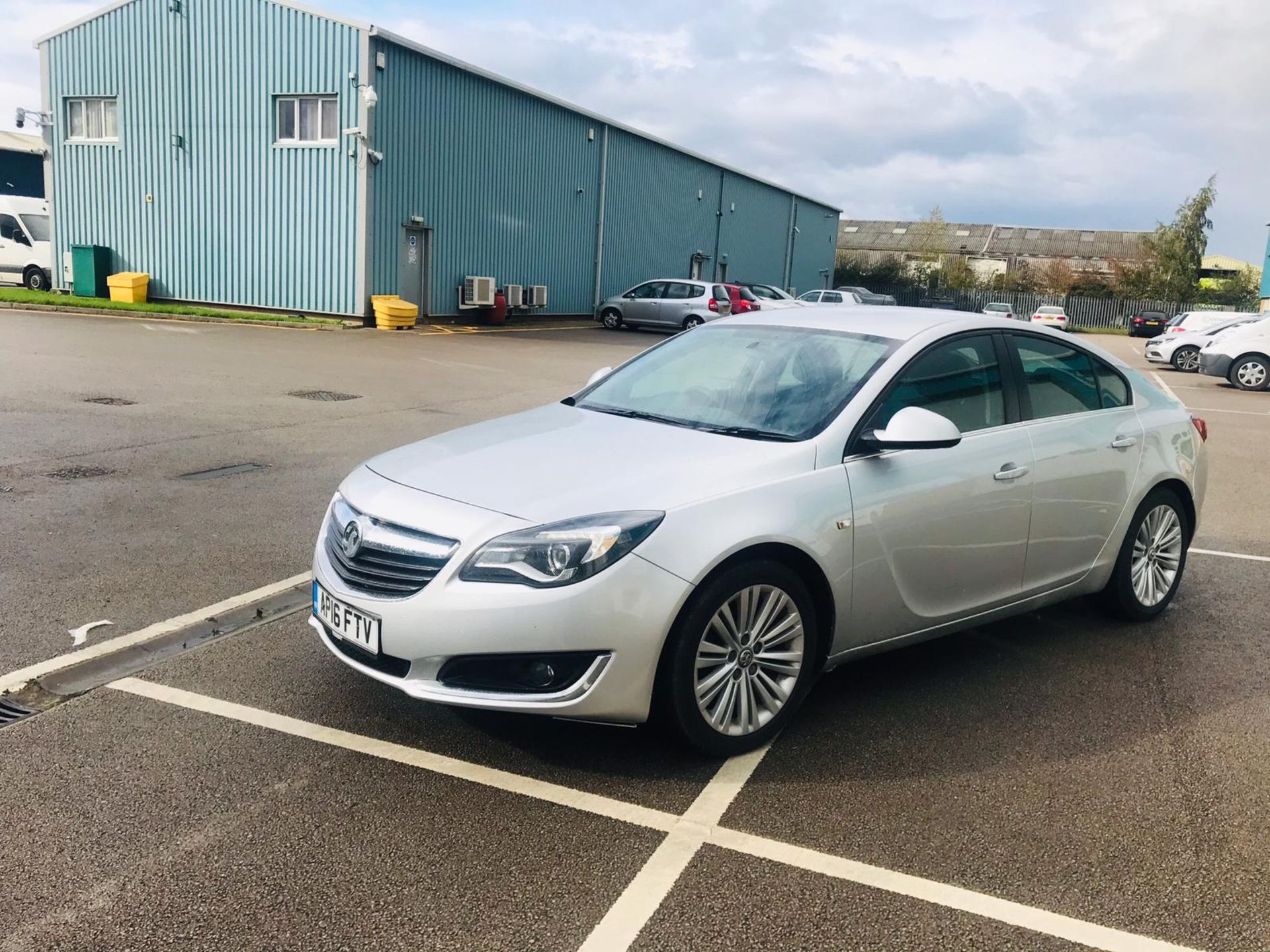 Vauxhall Insignia 1.6 CDTI Design EcoFlex - 2016 16 Reg - 1 Keeper From New - SH - Image 5 of 45