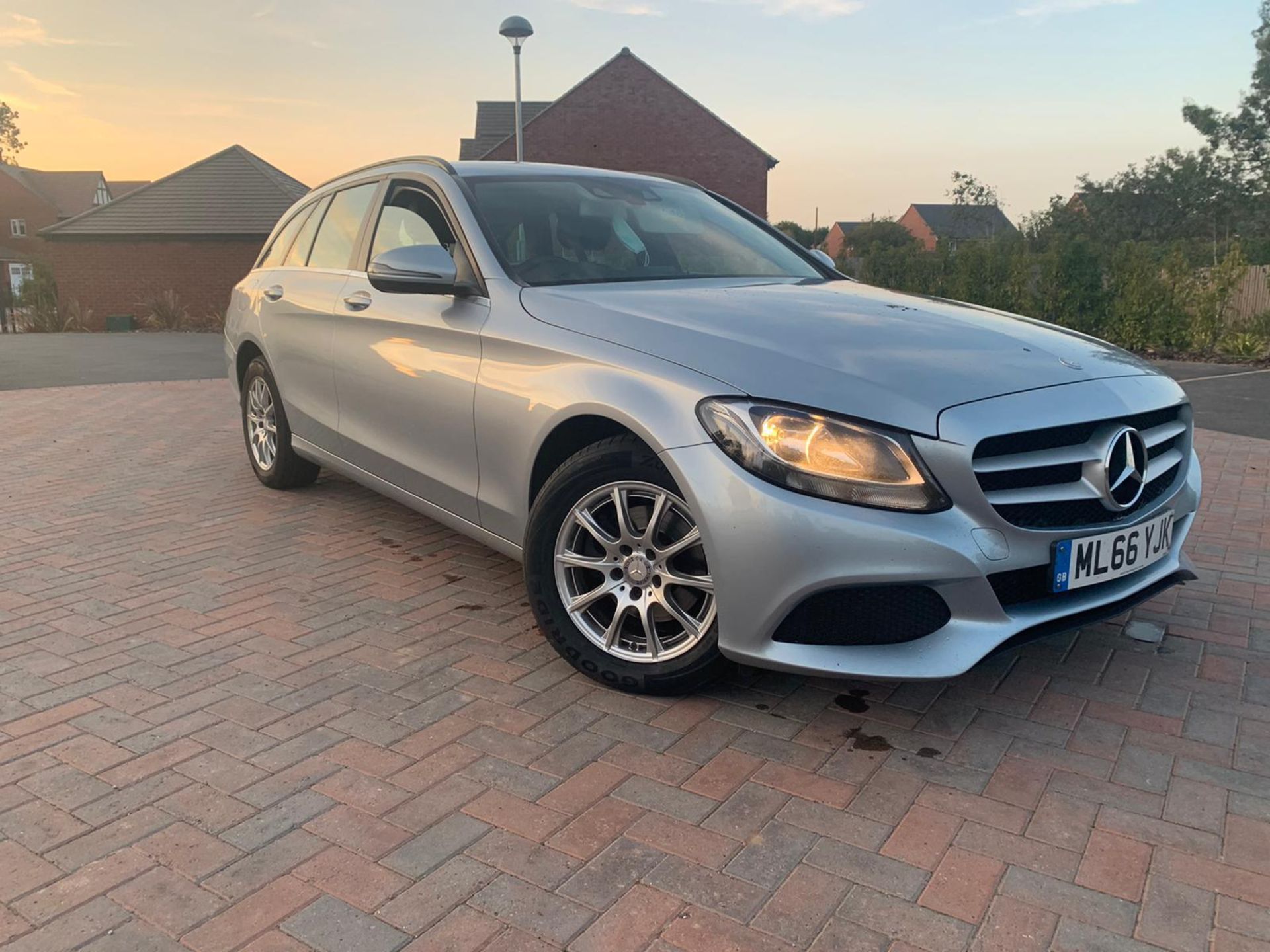 (RESERVE MET) Mercedes C200d Special Equipment Estate Auto - 2017 Model - Sat Nav - Leather - Image 8 of 20