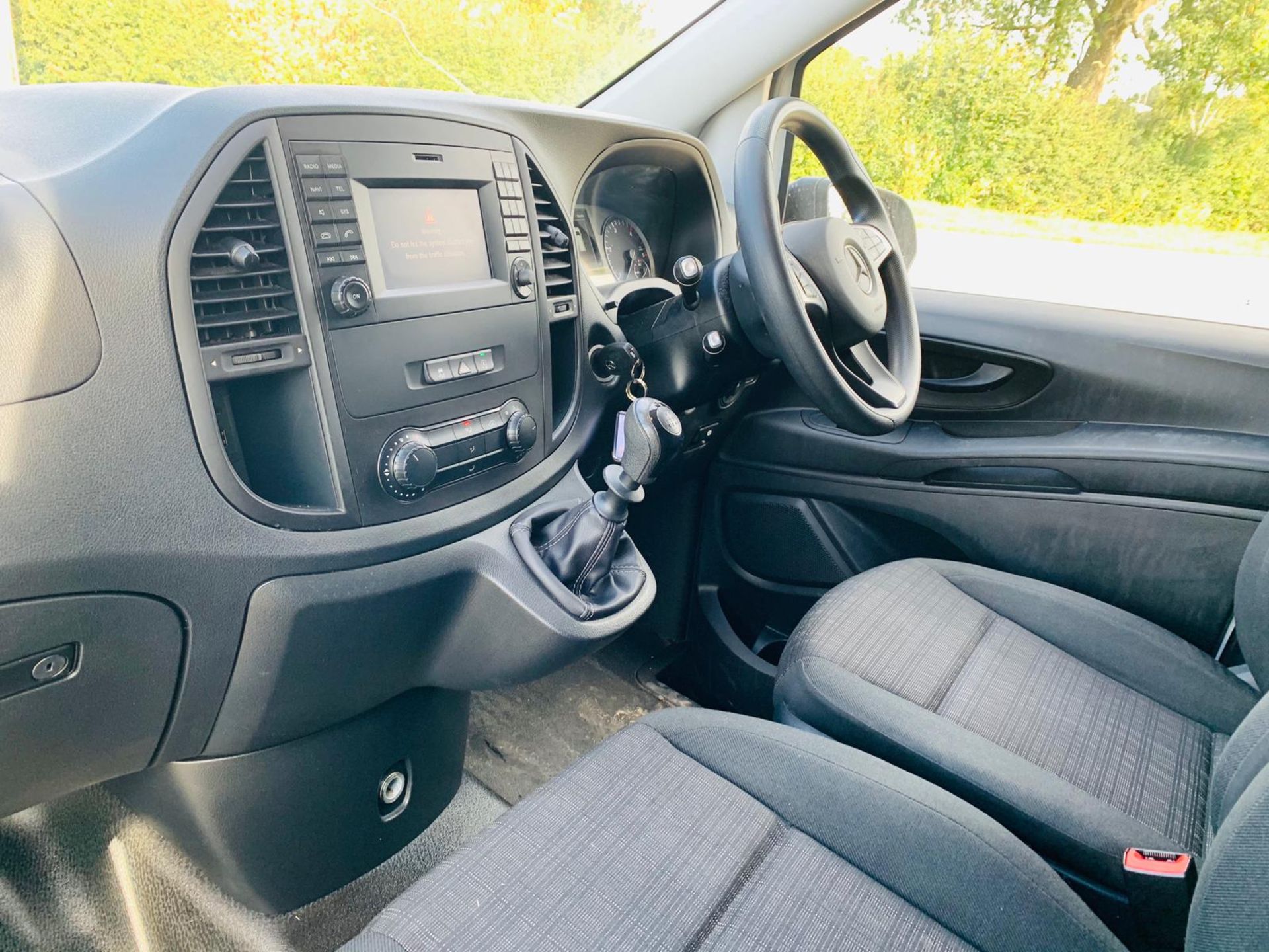 (RESERVE MET) Mercedes Vito 114 2.1 TD Bluetech Fridge Van - 2019 Model - Euro 6y - 1 Owner - Image 16 of 23