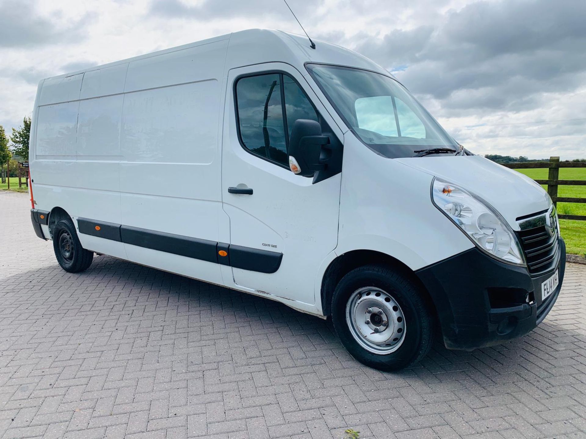 (RESERVE MET) Vauxhall Movano F3500 2.3 CDTI - 2014 14 Reg - LWB - Air Con