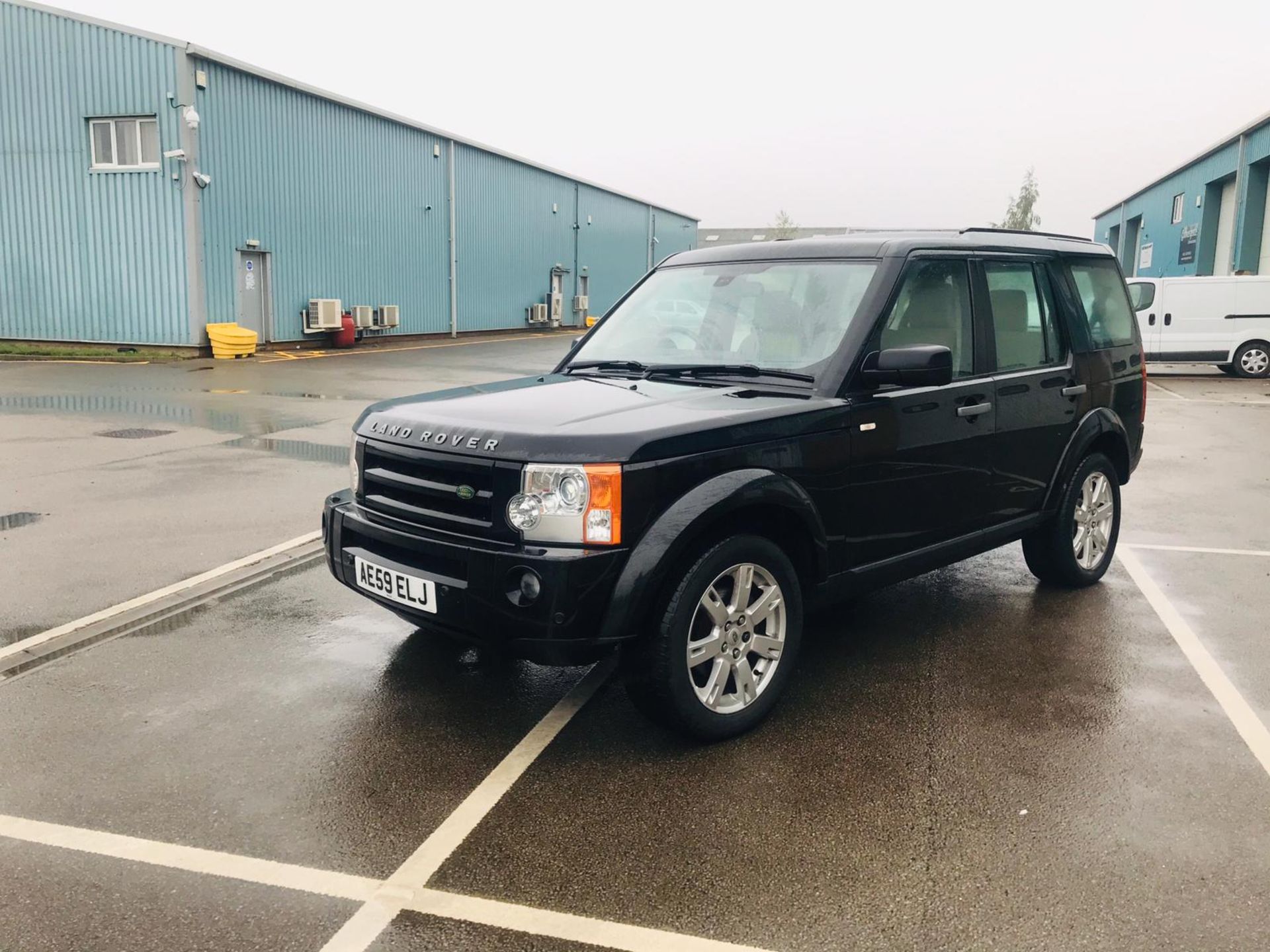 (RESERVE MET) Land Rover Discovery 2.7 TDV6 HSE Auto - 2010 Model - 1 Keeper From New - Sat Nav - - Image 3 of 35