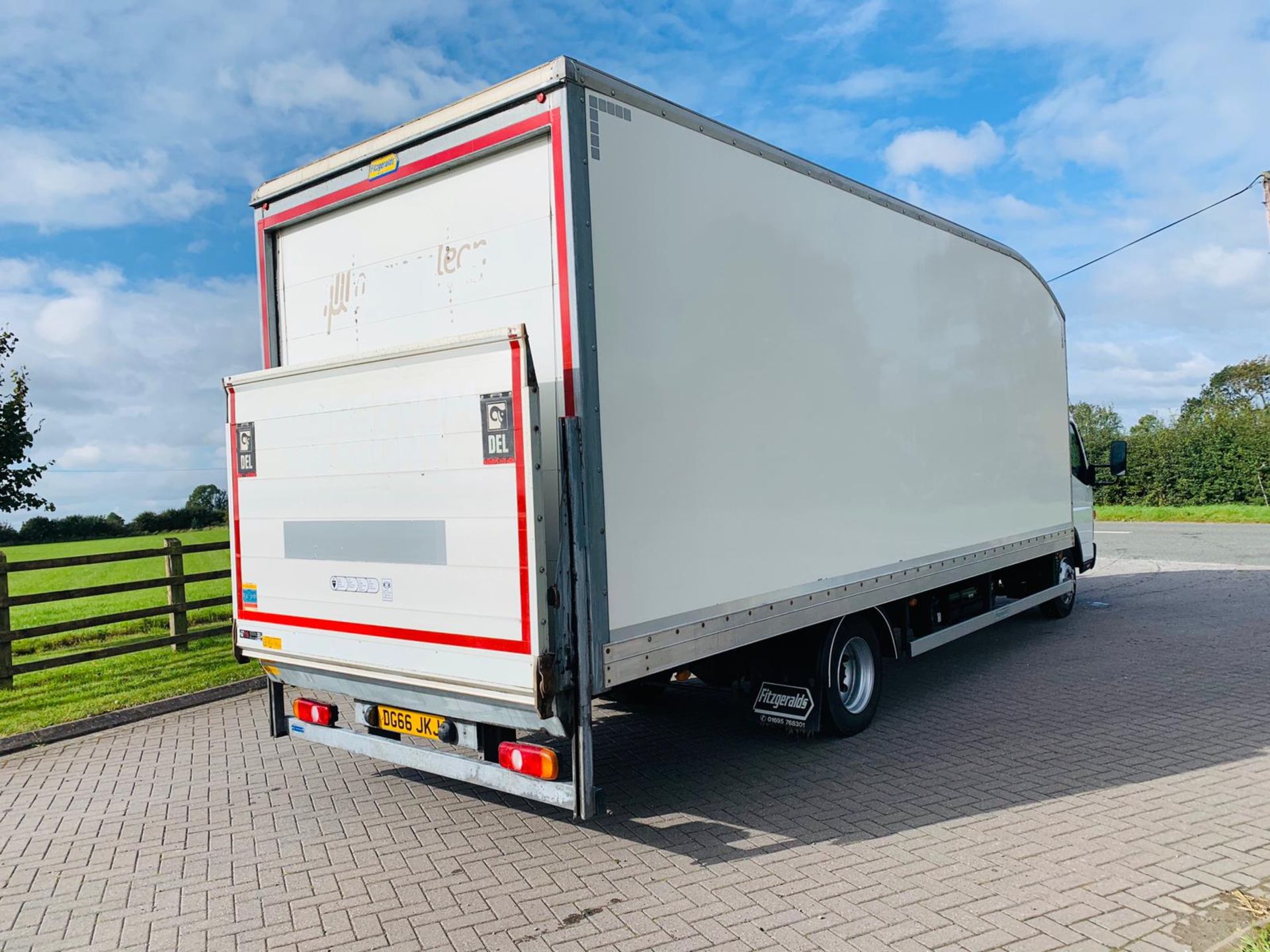 Mitsubishi Canter 7C15 47 3.0 TD - 7.5 Tonne Box Body - 2017 Model - Tail Lift - Euro 6 - Image 8 of 25