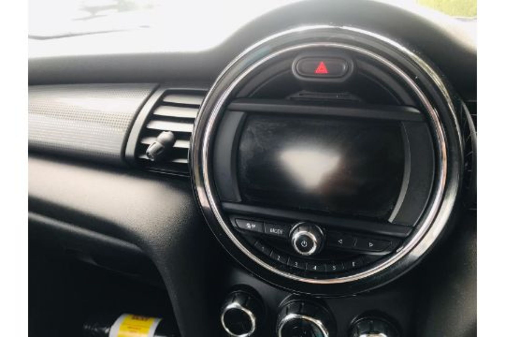 (RESERVE MET) Mini Cooper 1.5 D 5dr - 2017 Reg - 1 Owner from new - Start/Stop - - Image 9 of 28