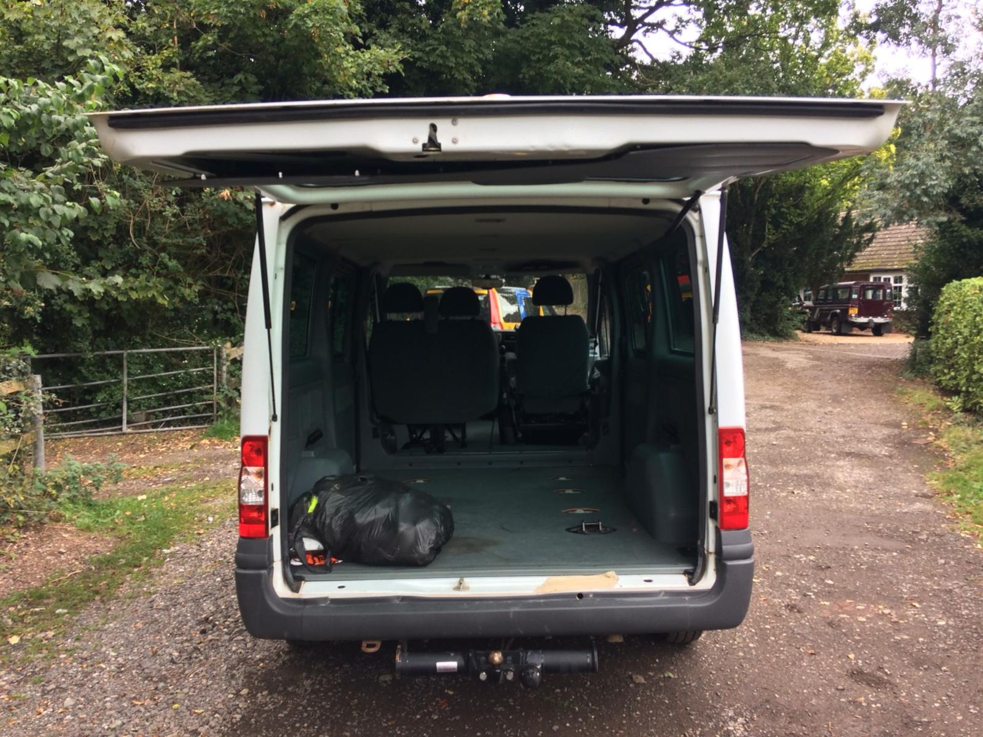 (RESERVE MET) Ford Transit 130 2.2 TDCI FWD (130 BHP) 2007 Model - Tow Bar - Image 11 of 33