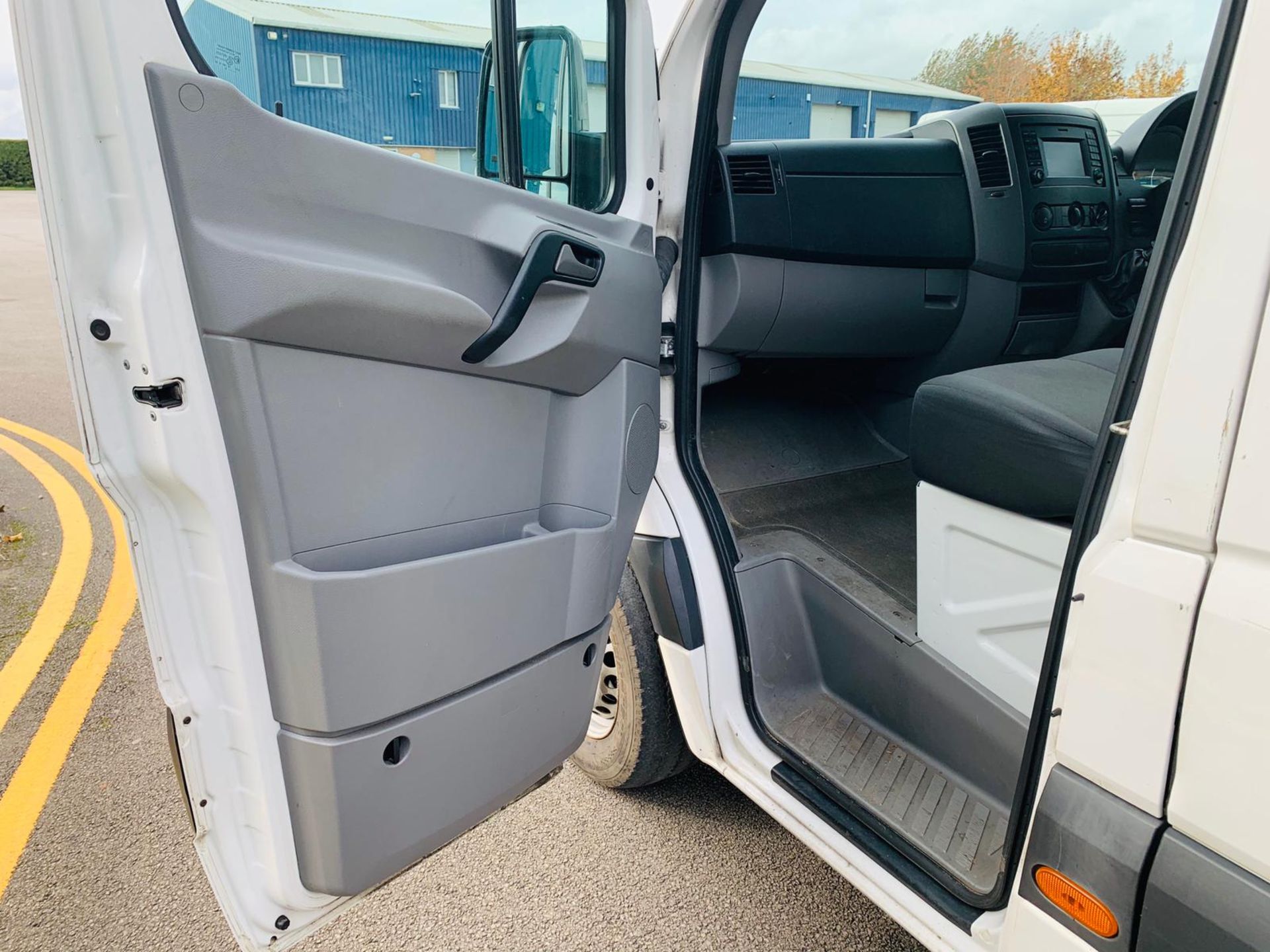 (RESERVE MET) Volkswagen Crafter CR35 2.0 TDI LWB - 2016 16 Reg - 1 Keeper From New - Main Dealer - Image 14 of 19