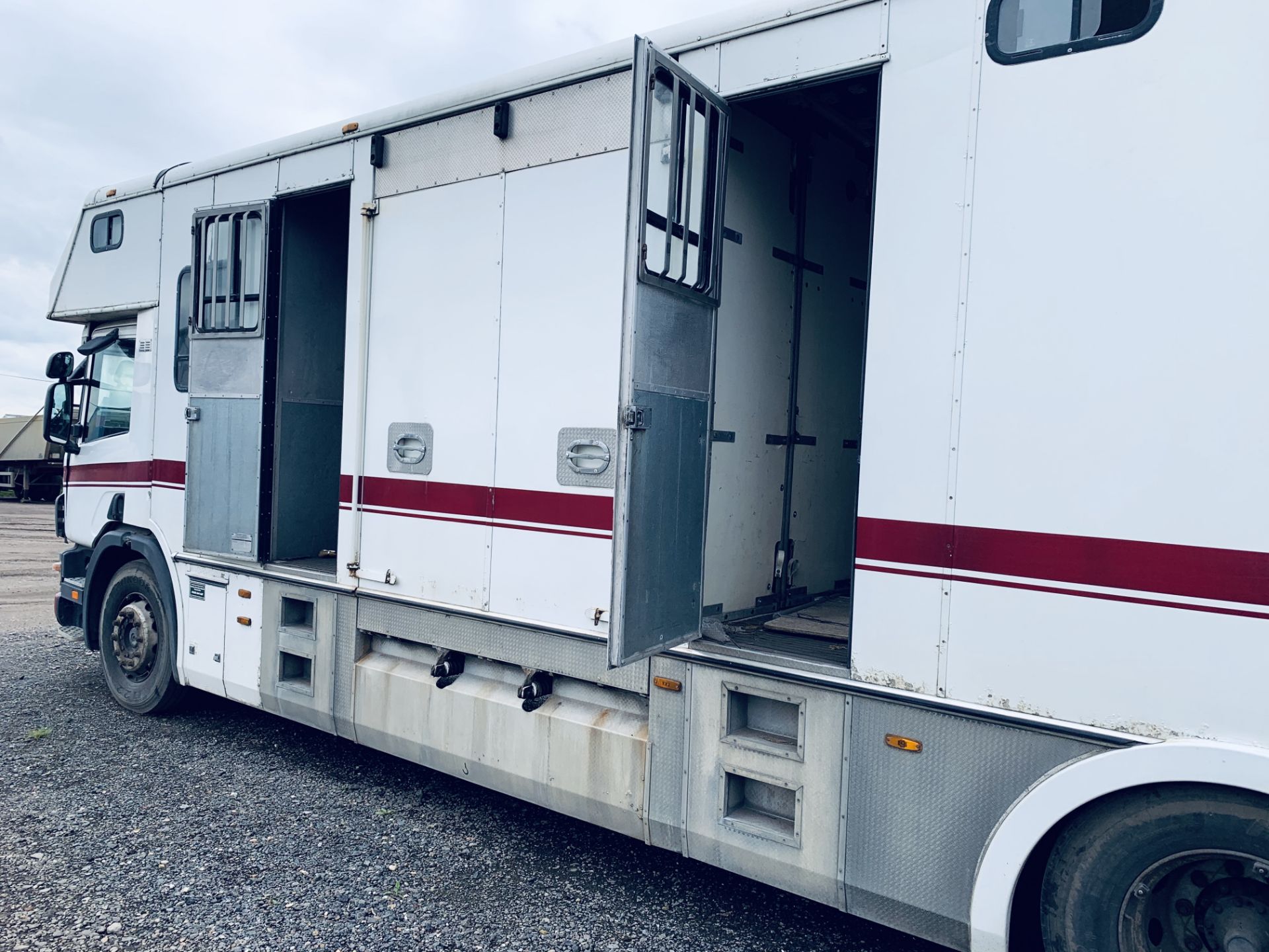 Scania 94D 260 'George Smith Built' Horsebox 2000 Reg - TOP SPEC - Image 9 of 27