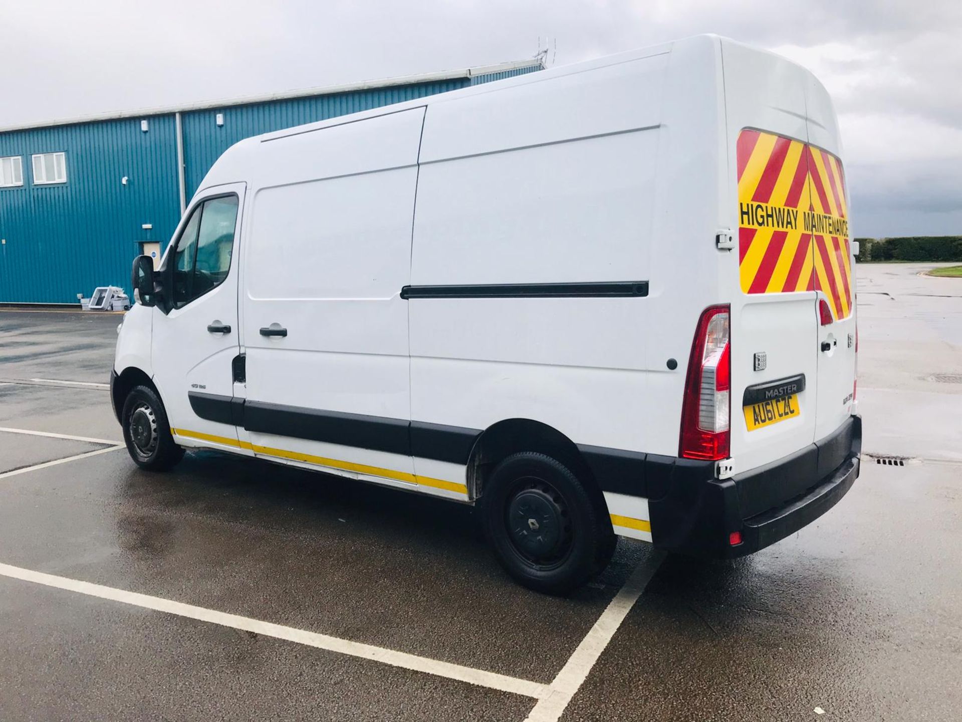 (RESERVE MET) Renault Master 35 2.3 CDI - 2012 Model - 6 Speed - Sat Nav - AIR CON - Image 6 of 23