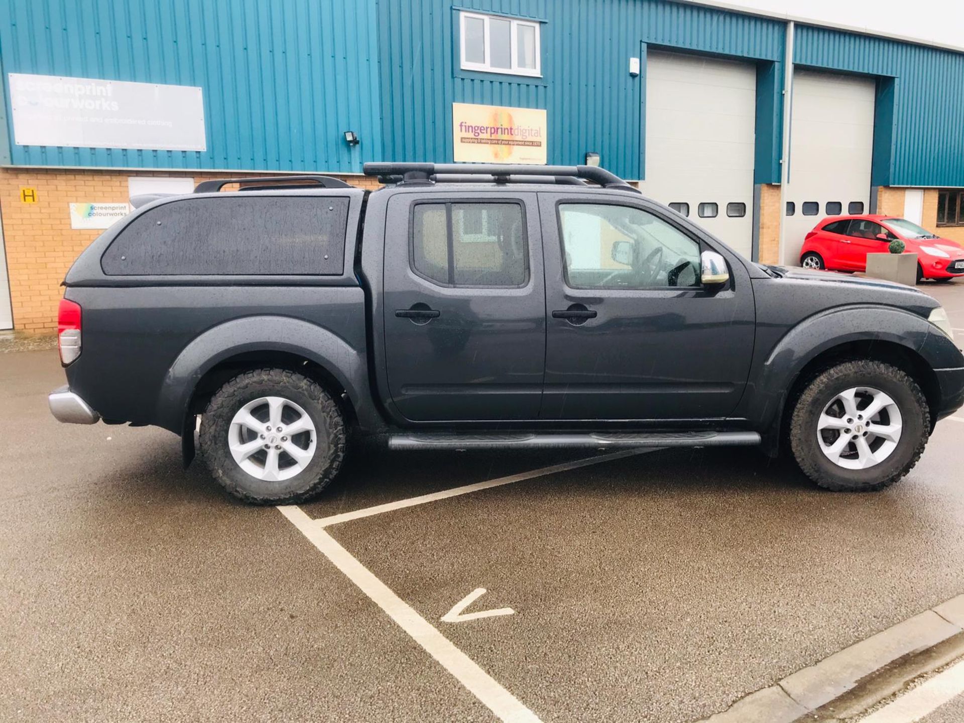 (RESERVE MET) Nissan Navara 2.5 DCI Tekna Double Cab Auto - 2010 Model - 1 Keeper From New - - Image 3 of 42