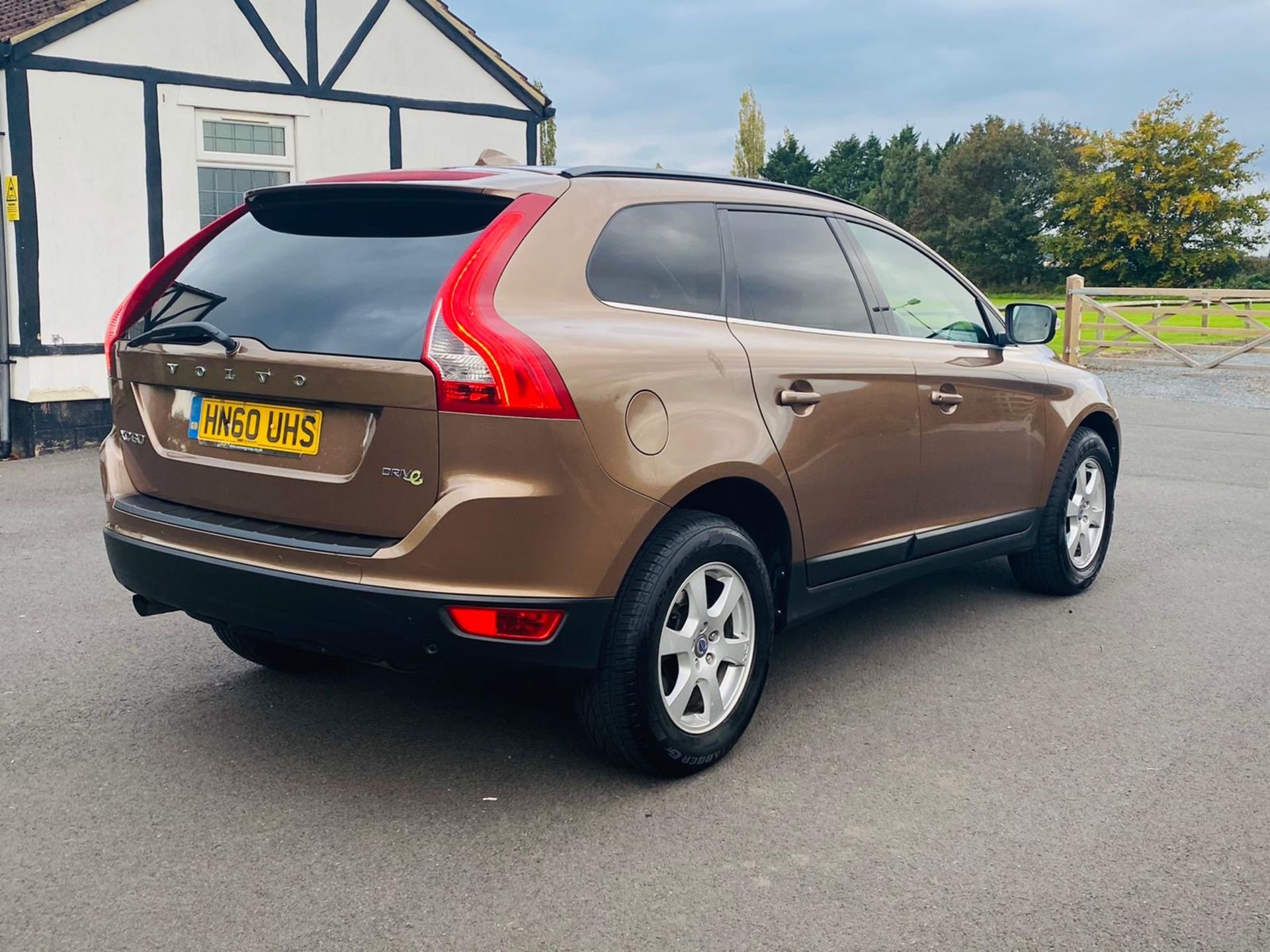 VOLVO XC60 2.0 D3 DRIVE SE 163BHP 2011 60 REG -Air Con - Face Lift Model - Top Spec- AWD - Image 10 of 37