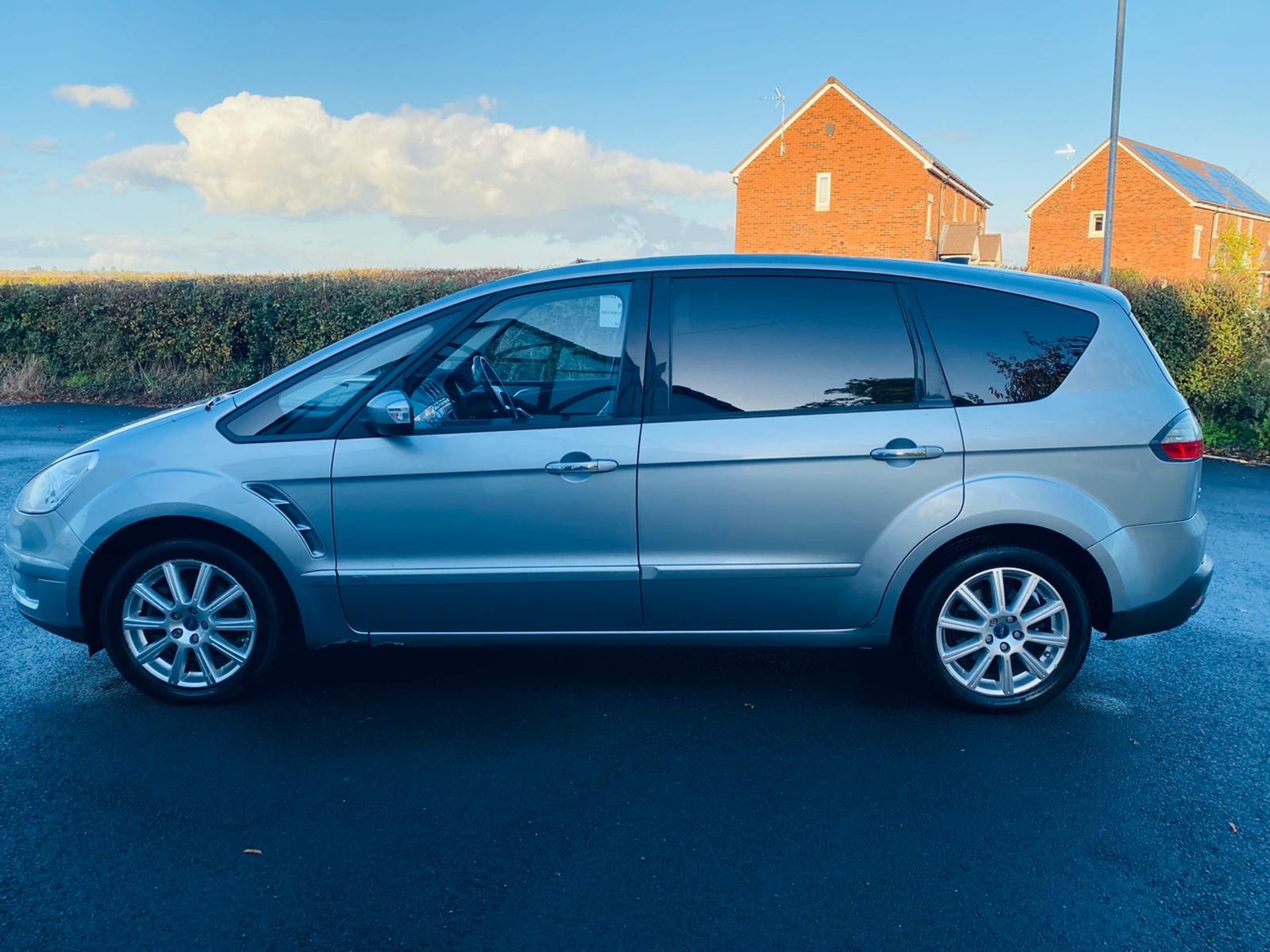 (RESERVE MET)Ford S-Max 2.2 Tdci Titanium 2010 Model - 7 Seats - Sat Nav - Air Con - Full Spec - - Image 3 of 39