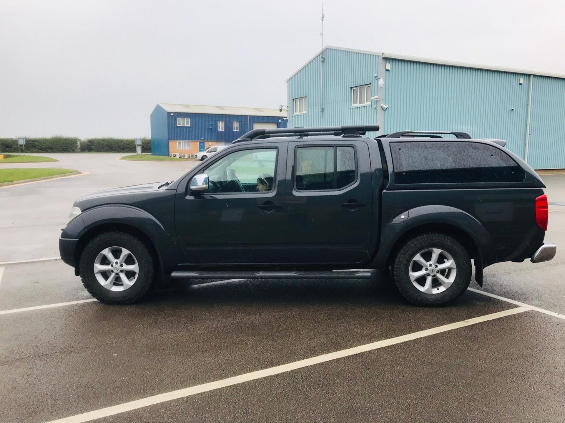 (RESERVE MET) Nissan Navara 2.5 DCI Tekna Double Cab Auto - 2010 Model - 1 Keeper From New - - Image 4 of 42