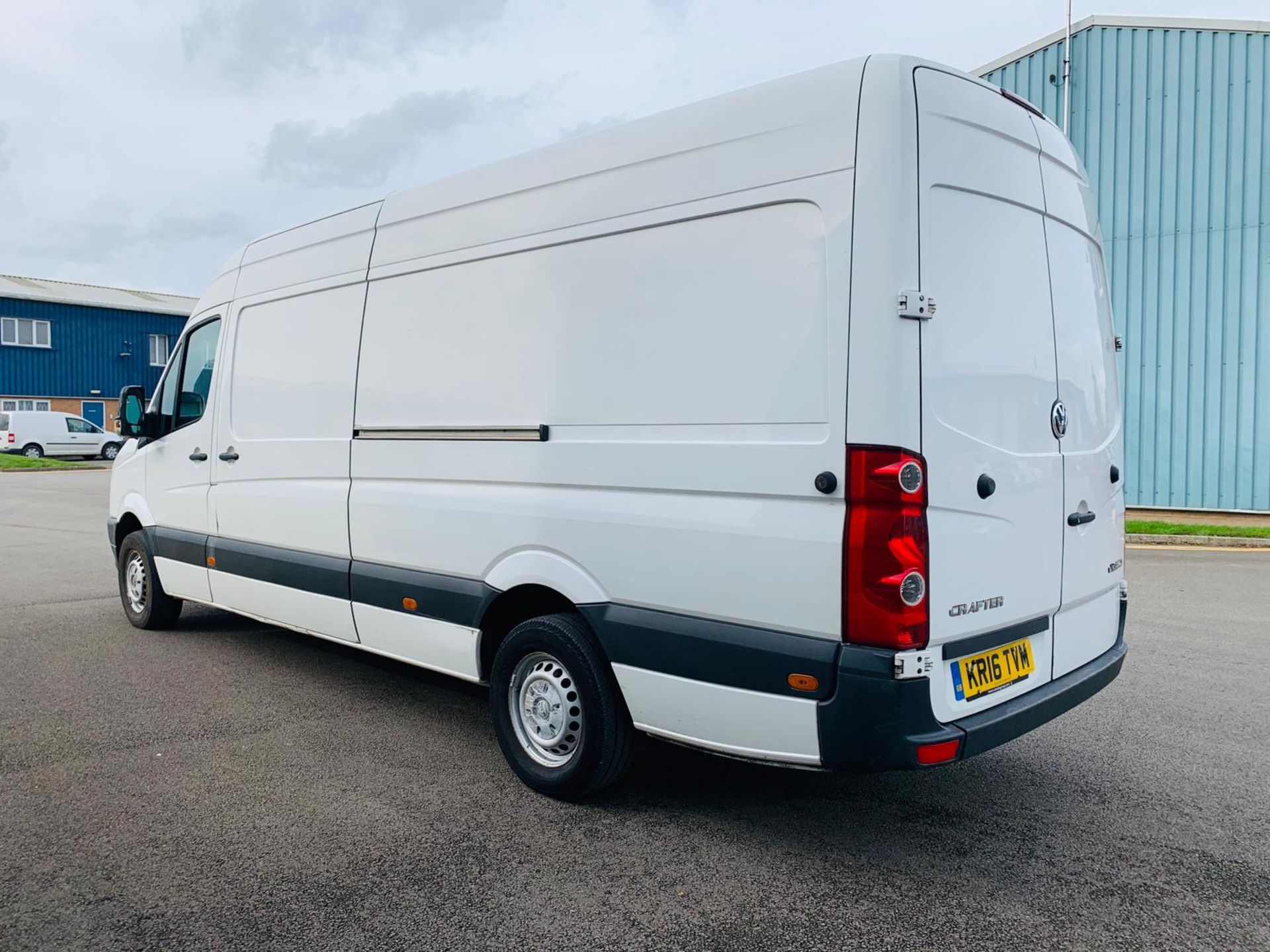 (RESERVE MET) Volkswagen Crafter CR35 2.0 TDI LWB - 2016 16 Reg - 1 Keeper From New - Main Dealer - Image 5 of 19