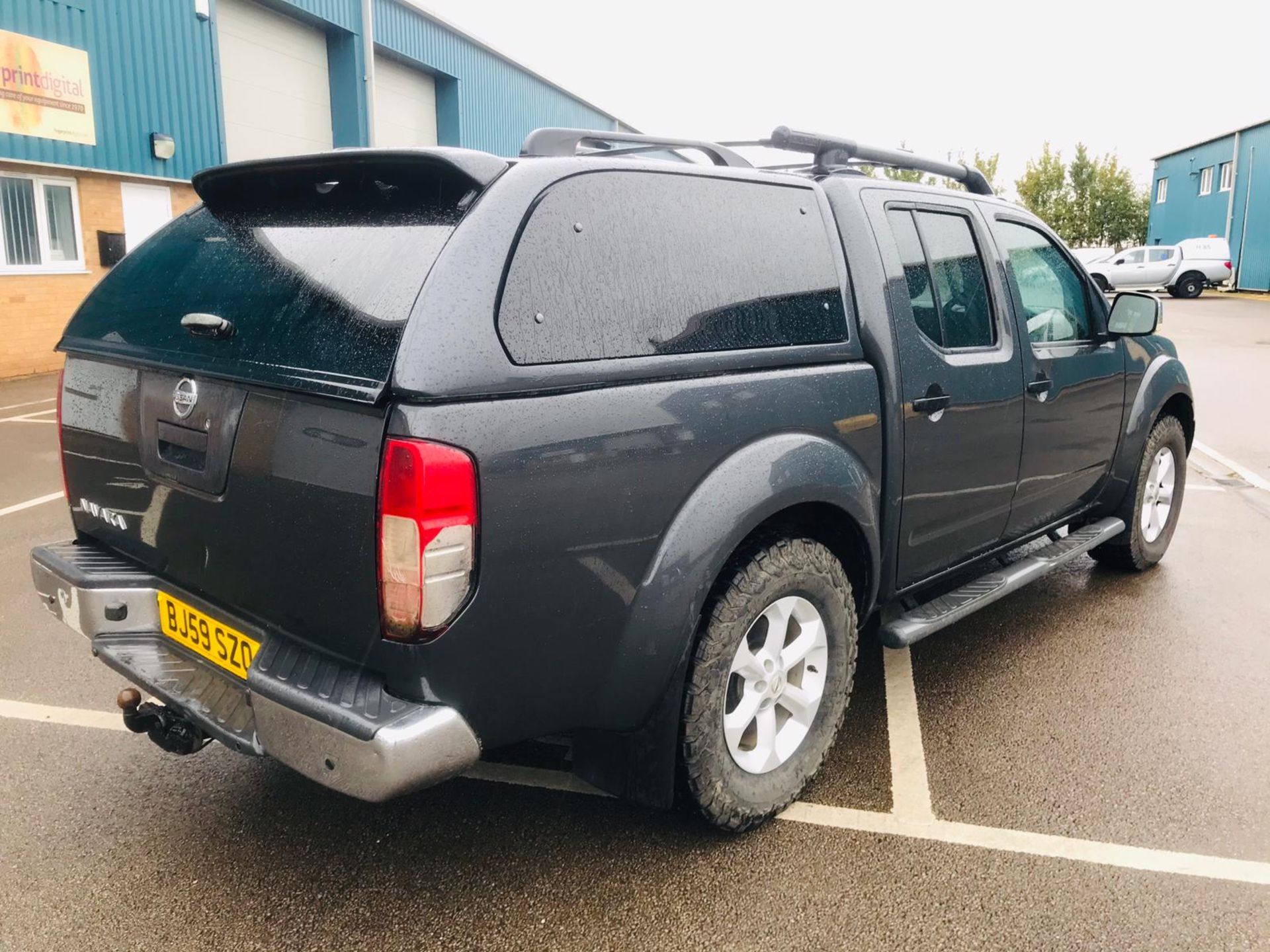 (RESERVE MET) Nissan Navara 2.5 DCI Tekna Double Cab Auto - 2010 Model - 1 Keeper From New - - Image 6 of 42