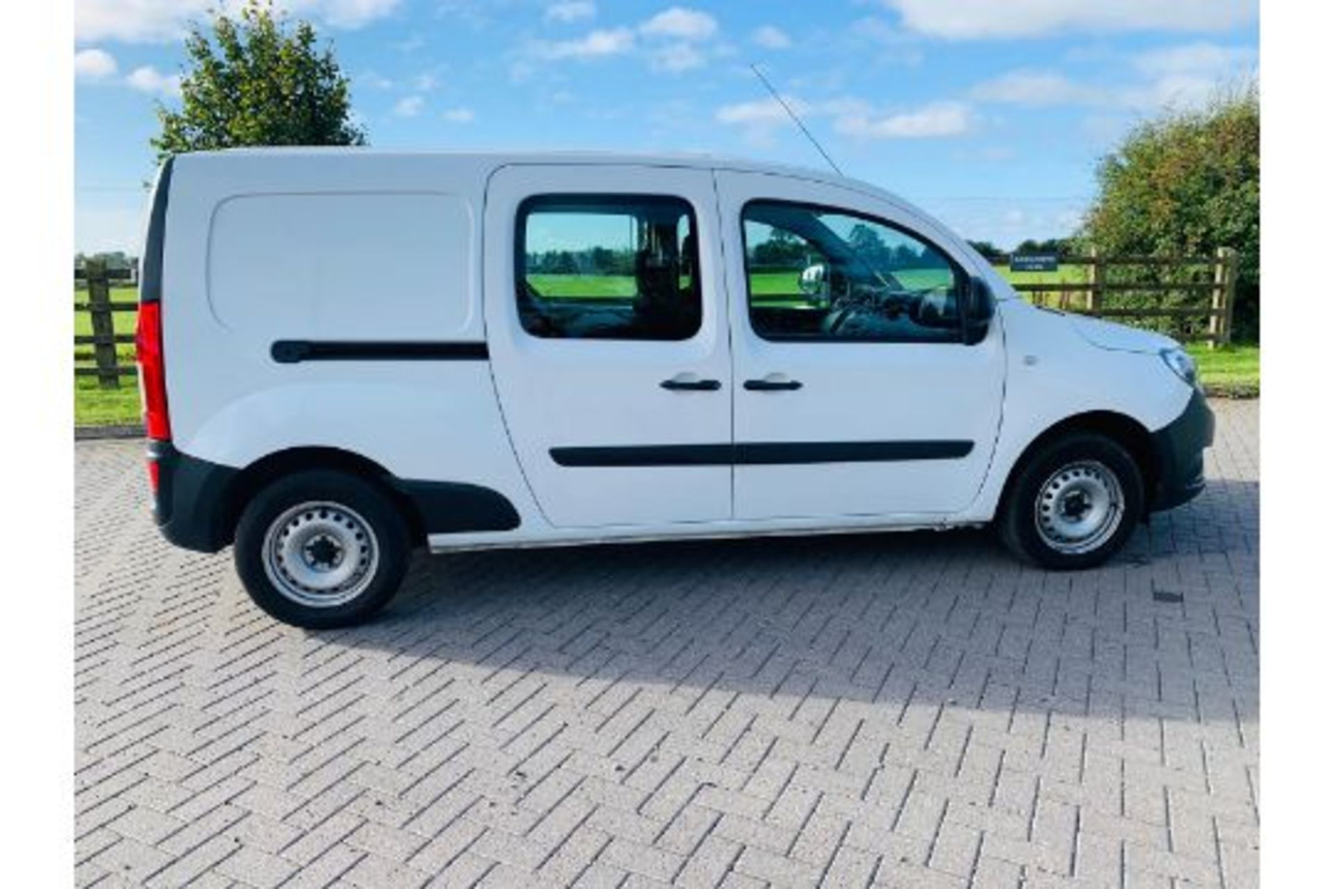 Mercedes Citan 1.5 109 CDI Dualiner Crew Van (5 Seats) - 2017 Reg - XLWB - Image 7 of 25