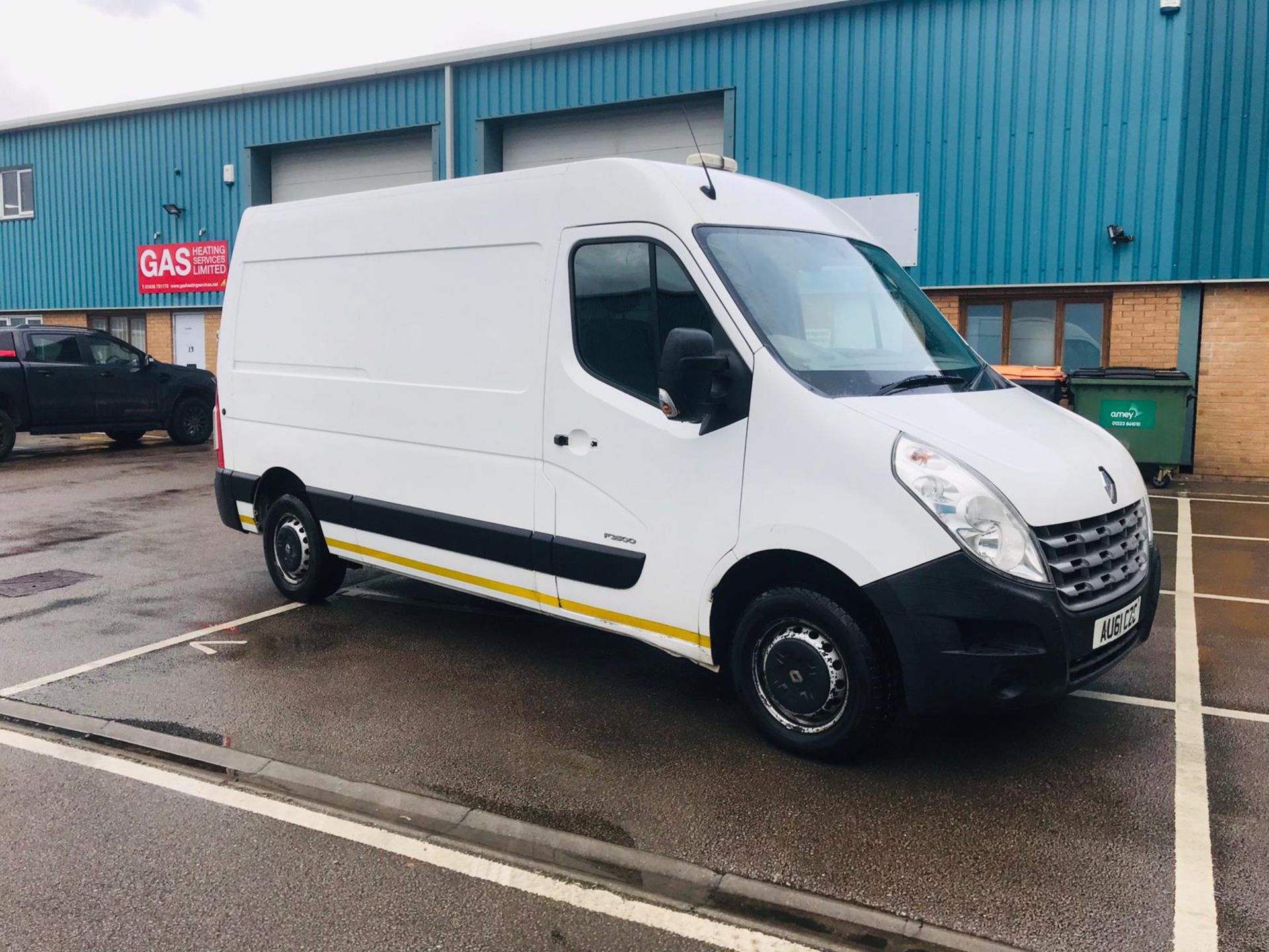 (RESERVE MET) Renault Master 35 2.3 CDI - 2012 Model - 6 Speed - Sat Nav - AIR CON - Image 2 of 23