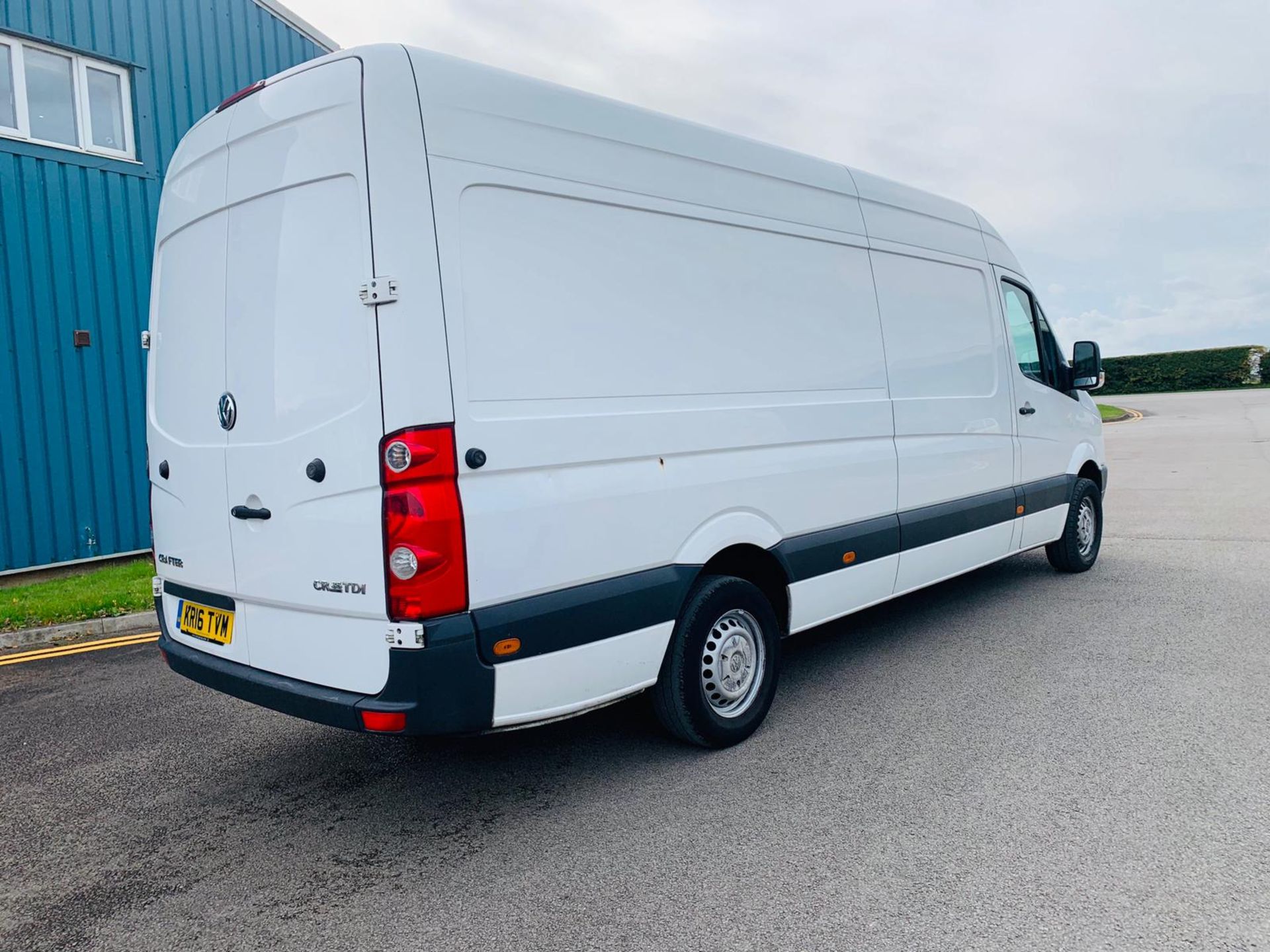 (RESERVE MET) Volkswagen Crafter CR35 2.0 TDI LWB - 2016 16 Reg - 1 Keeper From New - Main Dealer - Image 8 of 19