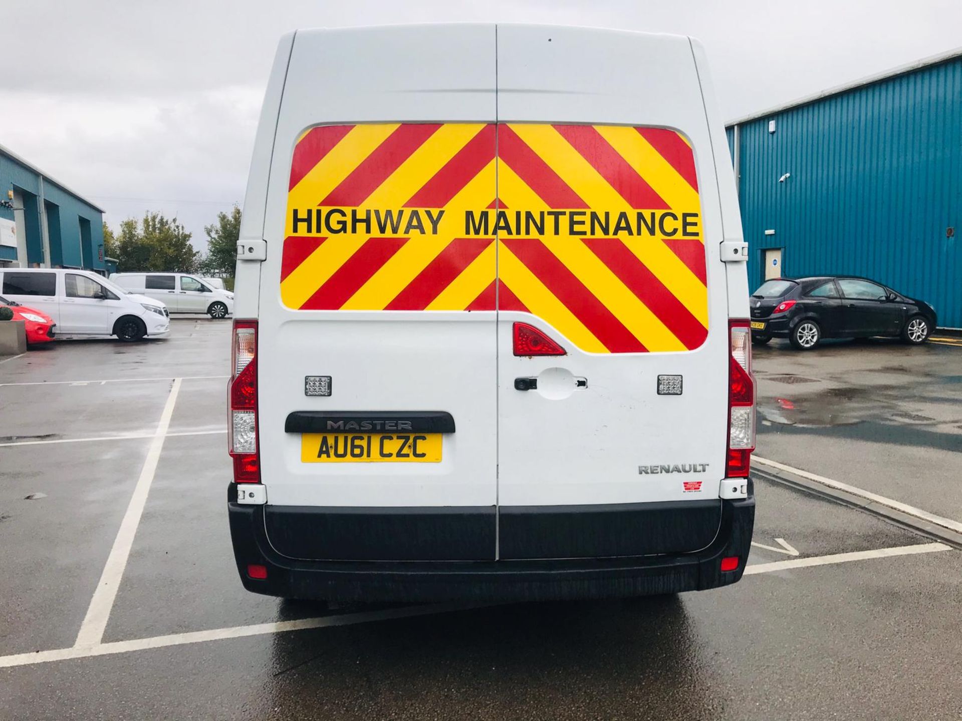 (RESERVE MET) Renault Master 35 2.3 CDI - 2012 Model - 6 Speed - Sat Nav - AIR CON - Image 7 of 23