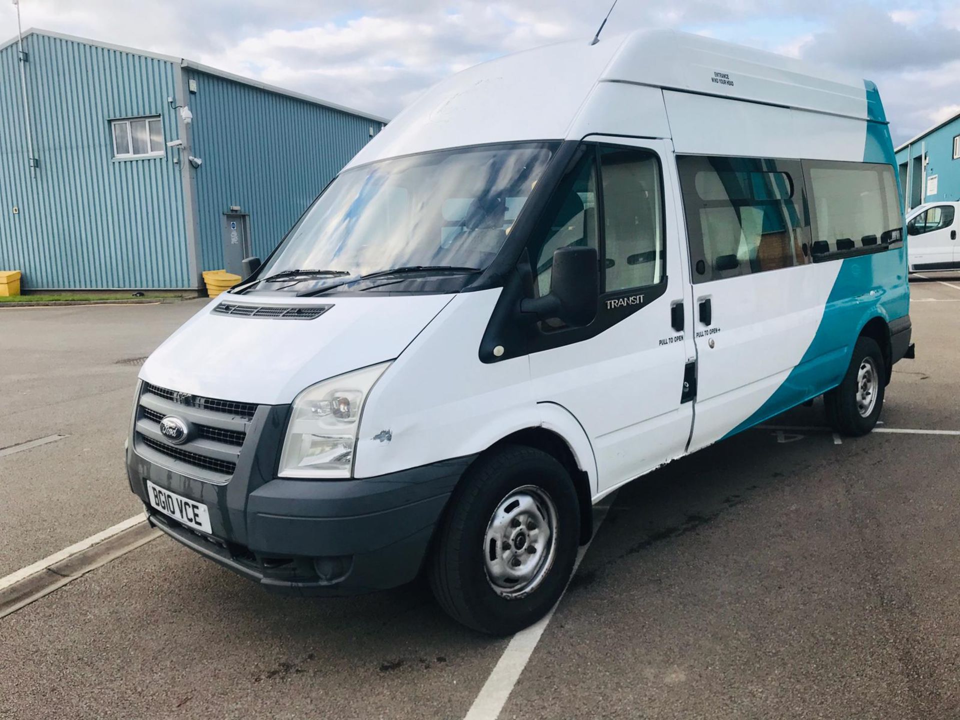 (RESERVE MET) Ford Transit T350l 2.4 RWD Mini Bus (12 Seats) - 2010 10 Reg - - Image 4 of 22