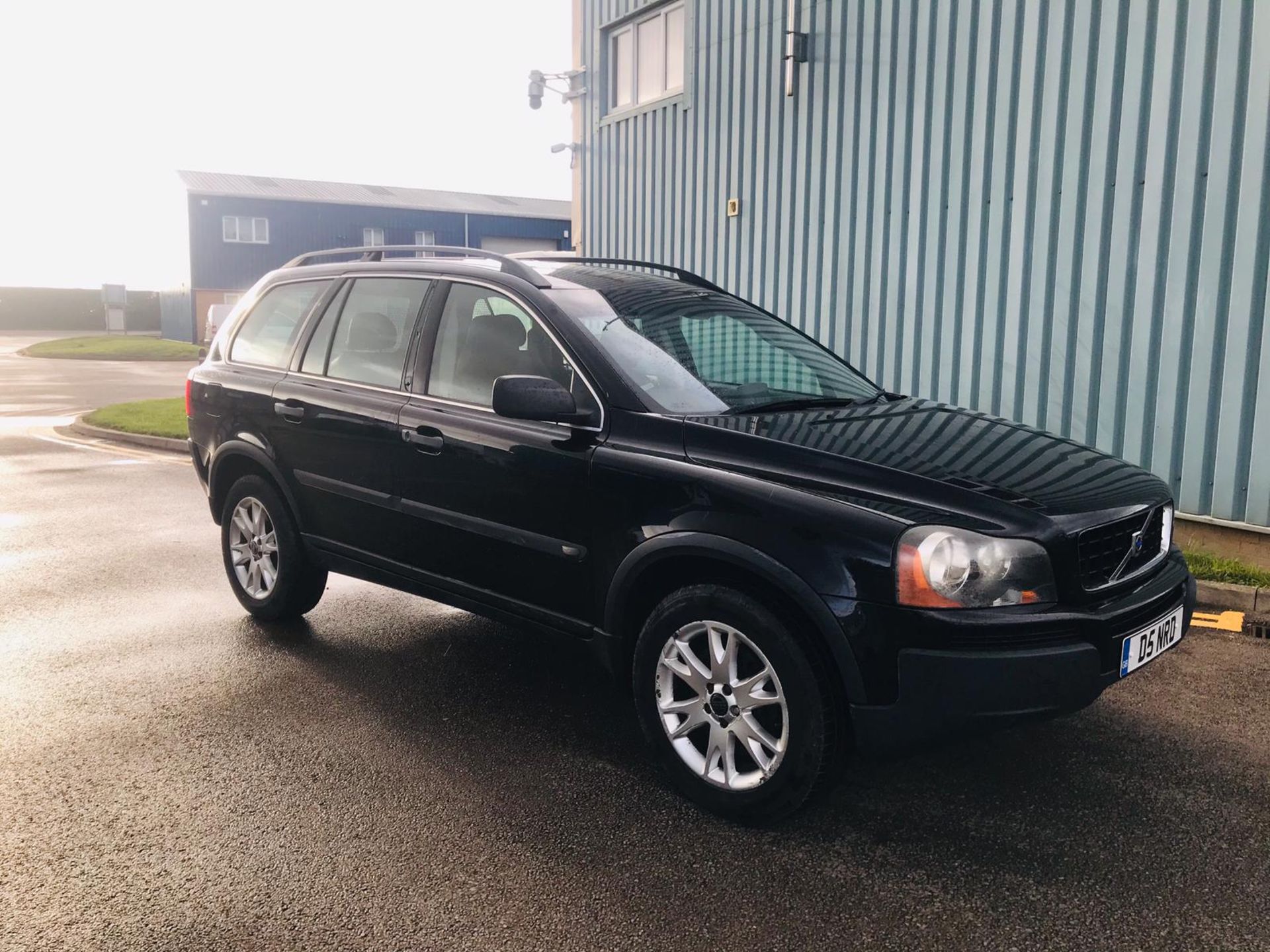 Volvo XC90 2.2 D5 Special Equipment Auto - 2005 Model - 7 Seats - Heated Seats - Tow Pack - Image 4 of 37