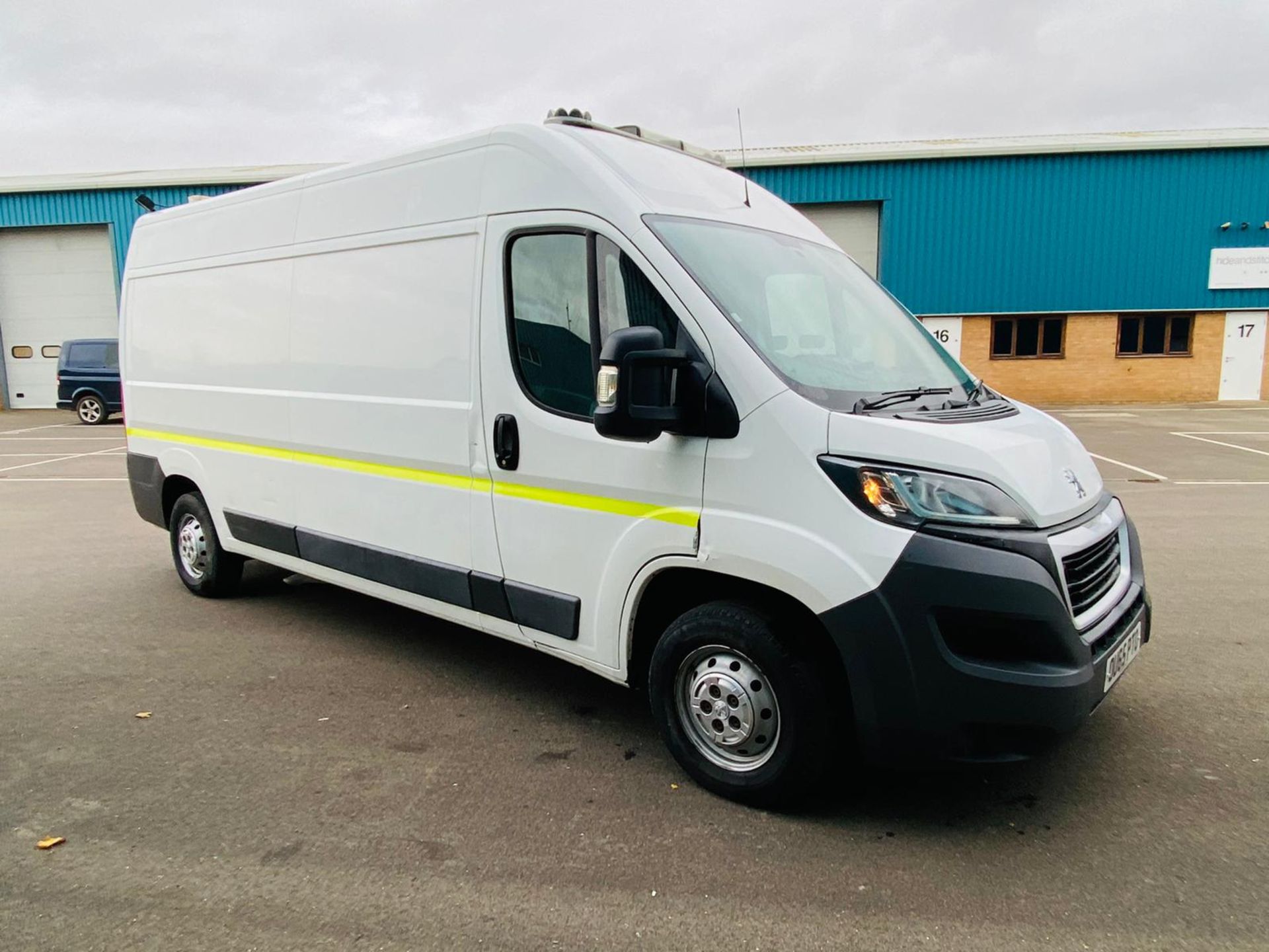 Peugeot Boxer 2.2 HDI H2 L3 Professional 130bhp - Air con - Sat Nav - 2016 Model