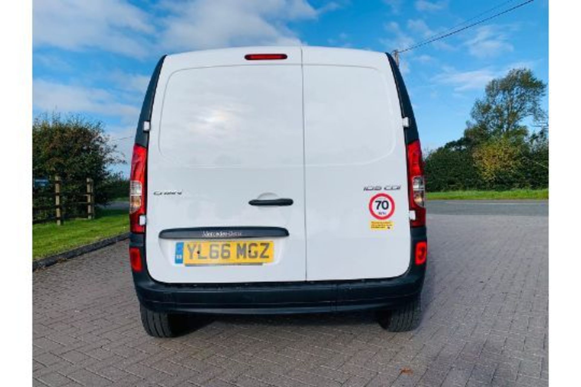 (Reserve Met)Mercedes Citan 1.5 109 CDI Dualiner Crew Van (5 Seats) - 2017 Model- XLWB - Image 9 of 25