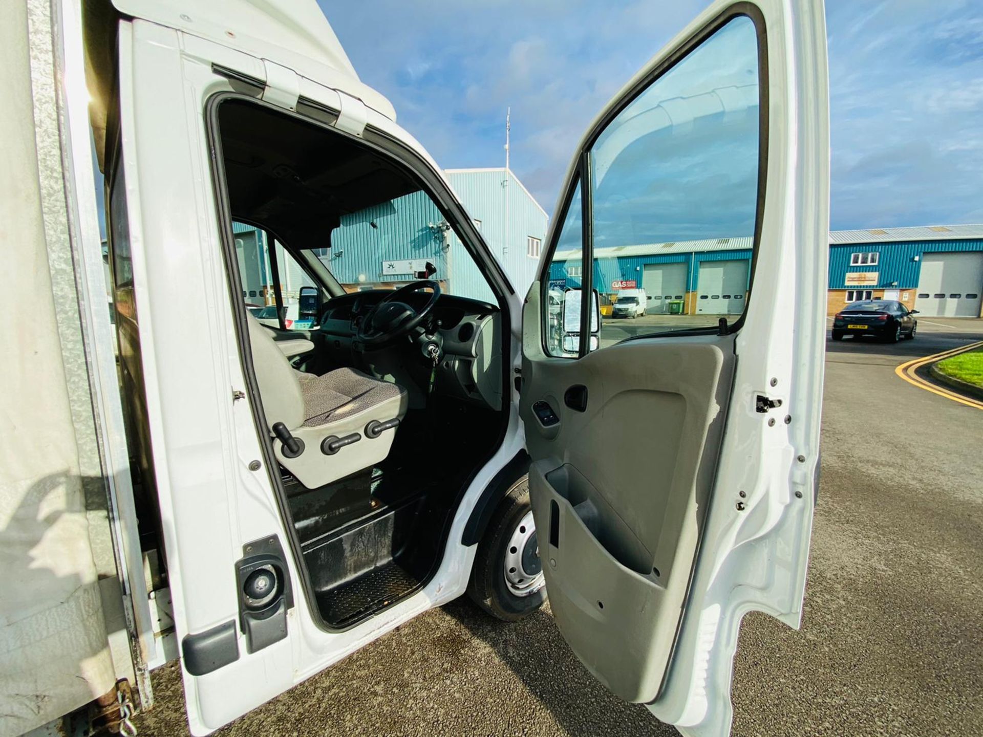 Renault Trucks Master 2.5 DCI Curtainsider 2009-09 Reg LWB - SAVE 20% NO VAT. - Image 13 of 30