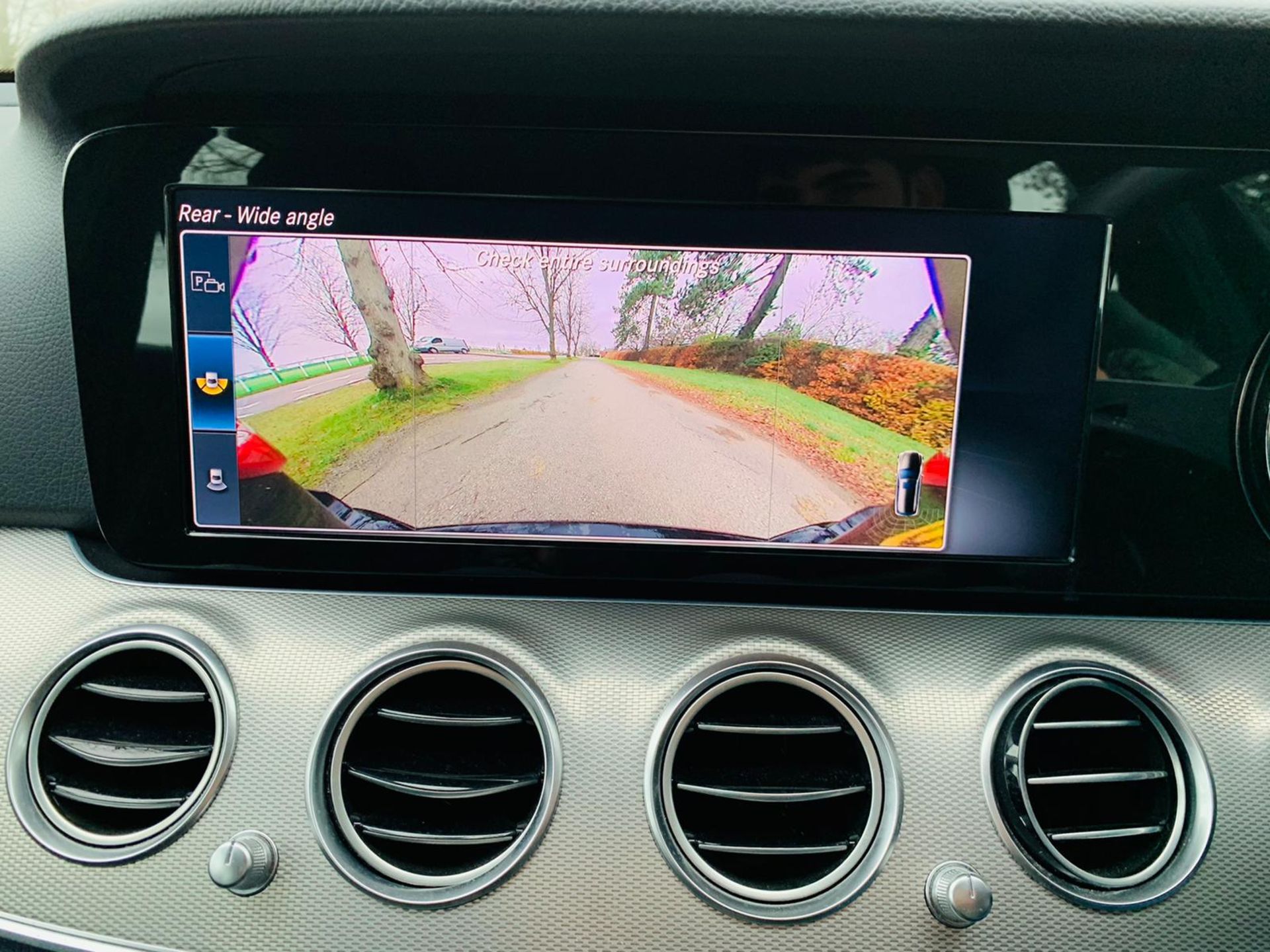 Mercedes E220d Special Equipment Estate 9G Tronic Auto - 2019 Model - Reversing Cam - COMMAND Nav - Image 37 of 45