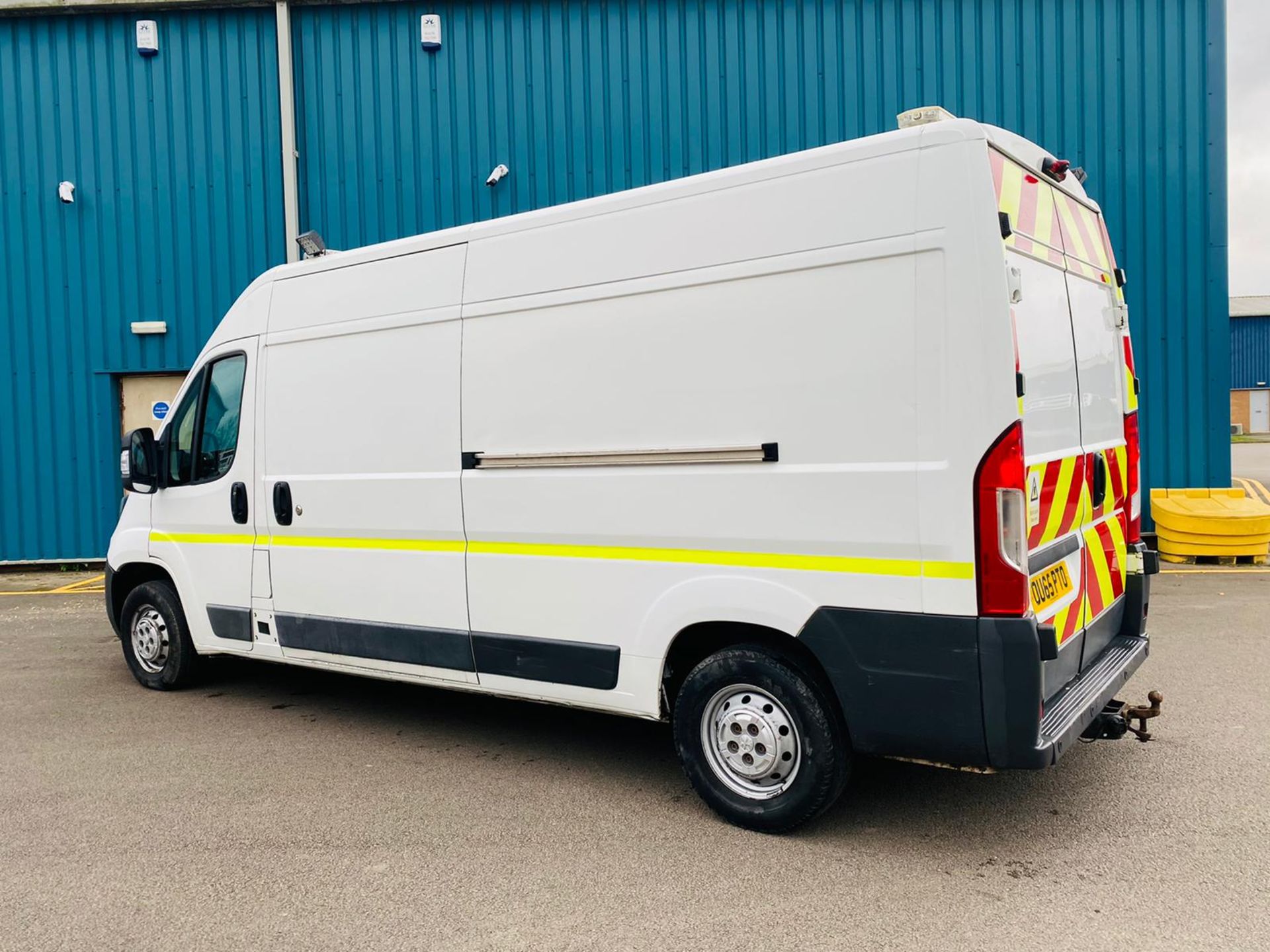 Peugeot Boxer 2.2 HDI H2 L3 Professional 130bhp - Air con - Sat Nav - 2016 Model - Image 7 of 29