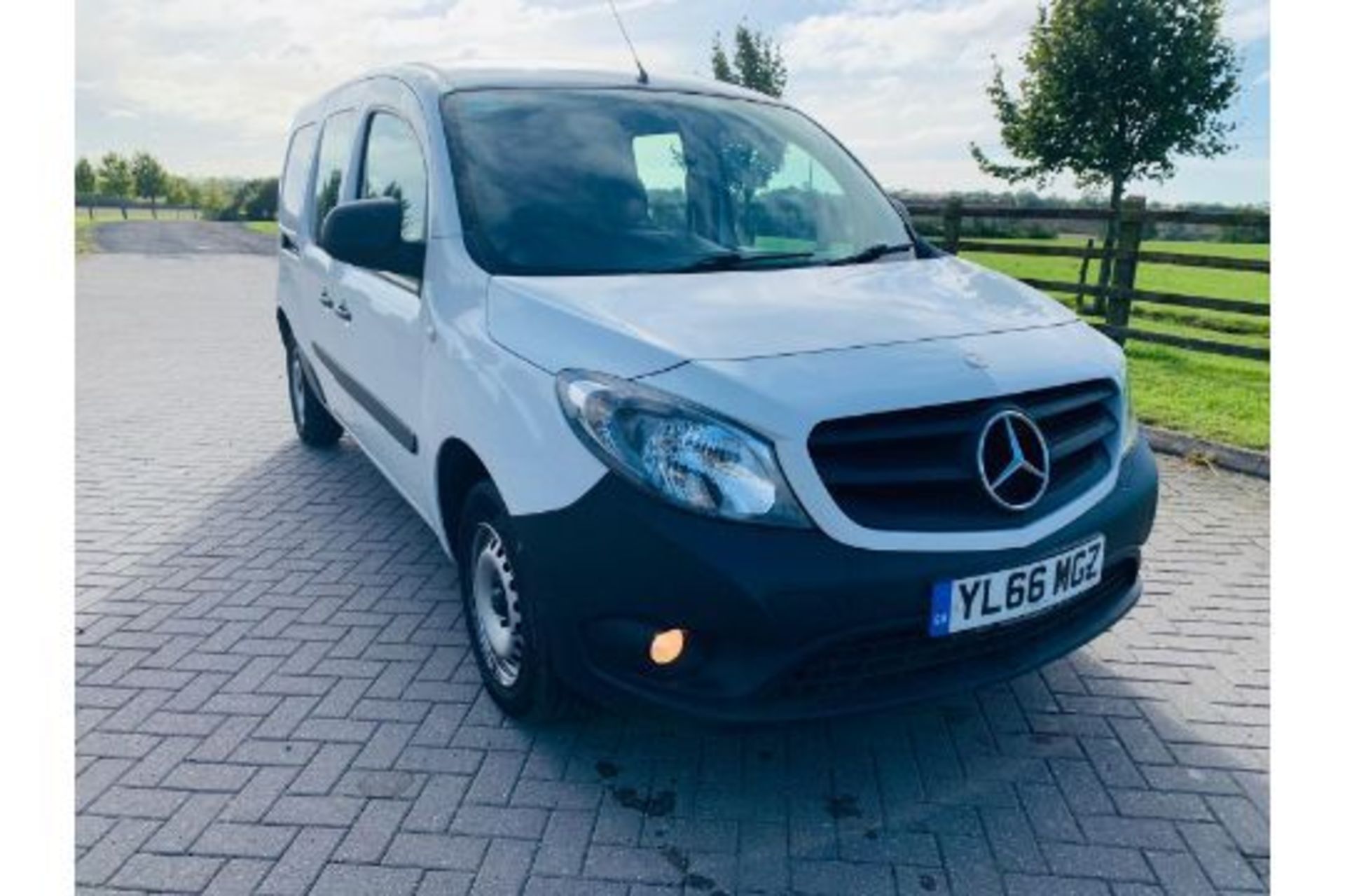 (Reserve Met)Mercedes Citan 1.5 109 CDI Dualiner Crew Van (5 Seats) - 2017 Model- XLWB - Image 2 of 25