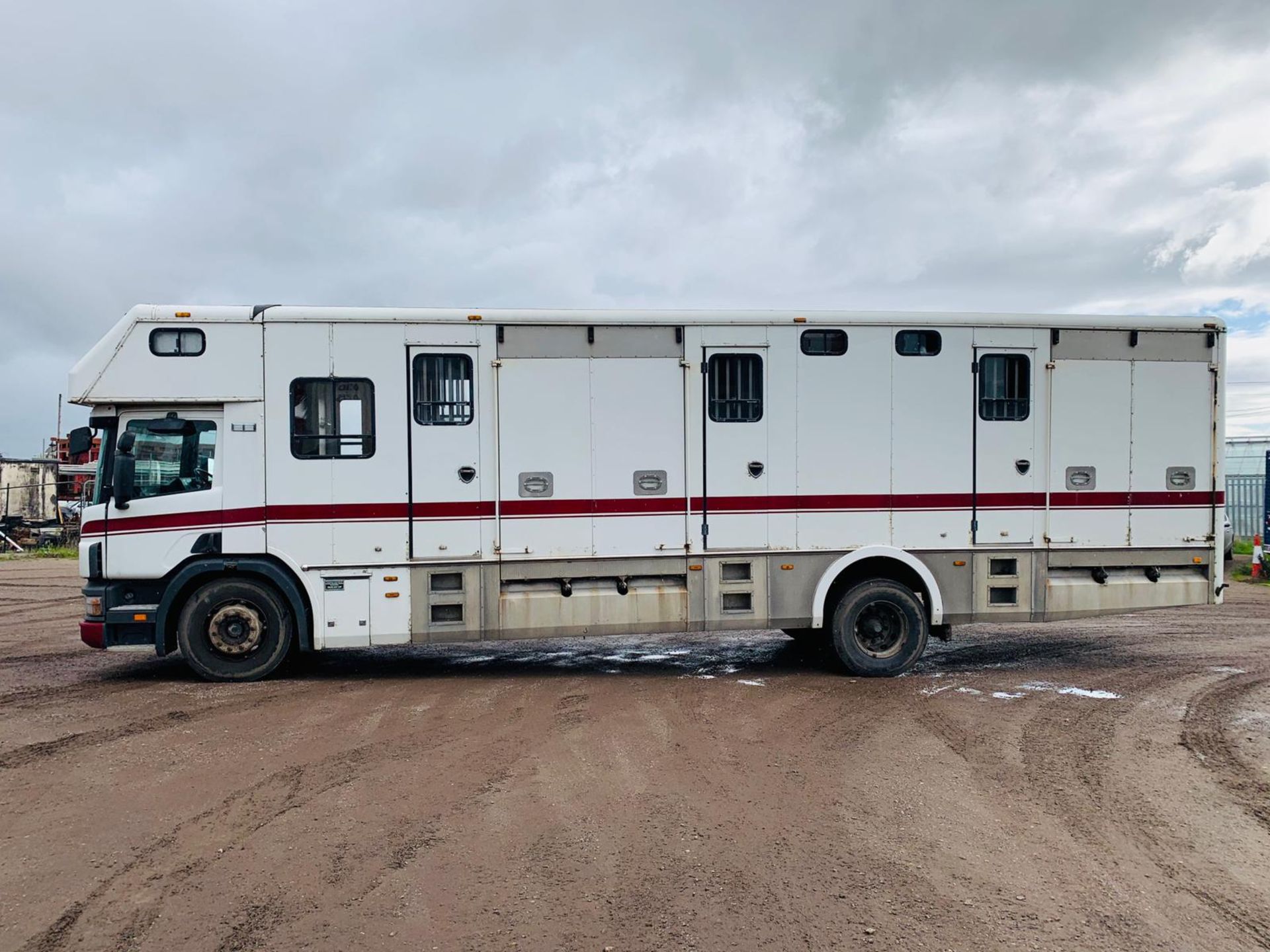 Scania 94D 260 'George Smith Built' Horsebox 2000 Reg - TOP SPEC - Image 3 of 28