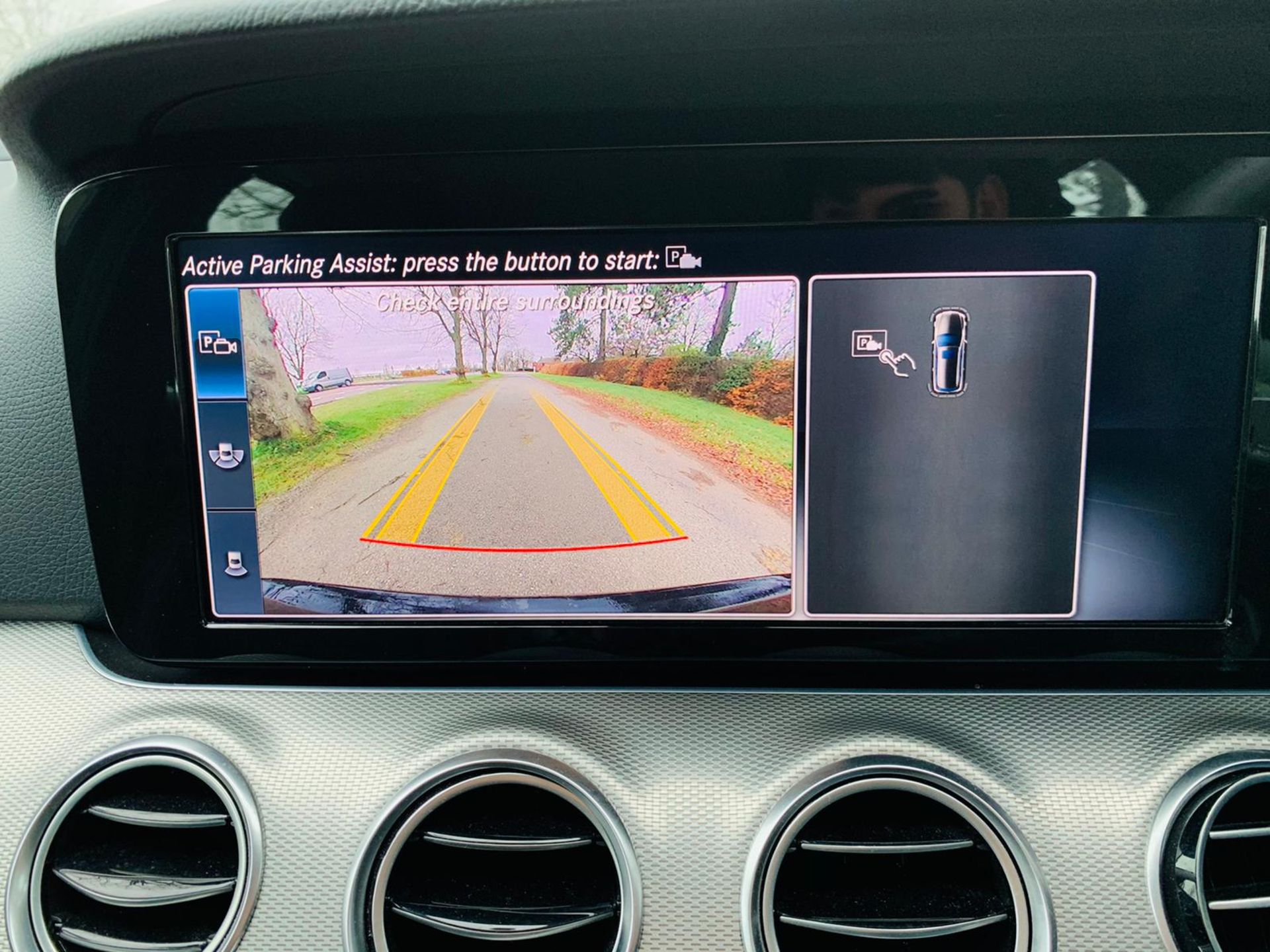 Mercedes E220d Special Equipment Estate 9G Tronic Auto - 2019 Model - Reversing Cam - COMMAND Nav - Image 38 of 45